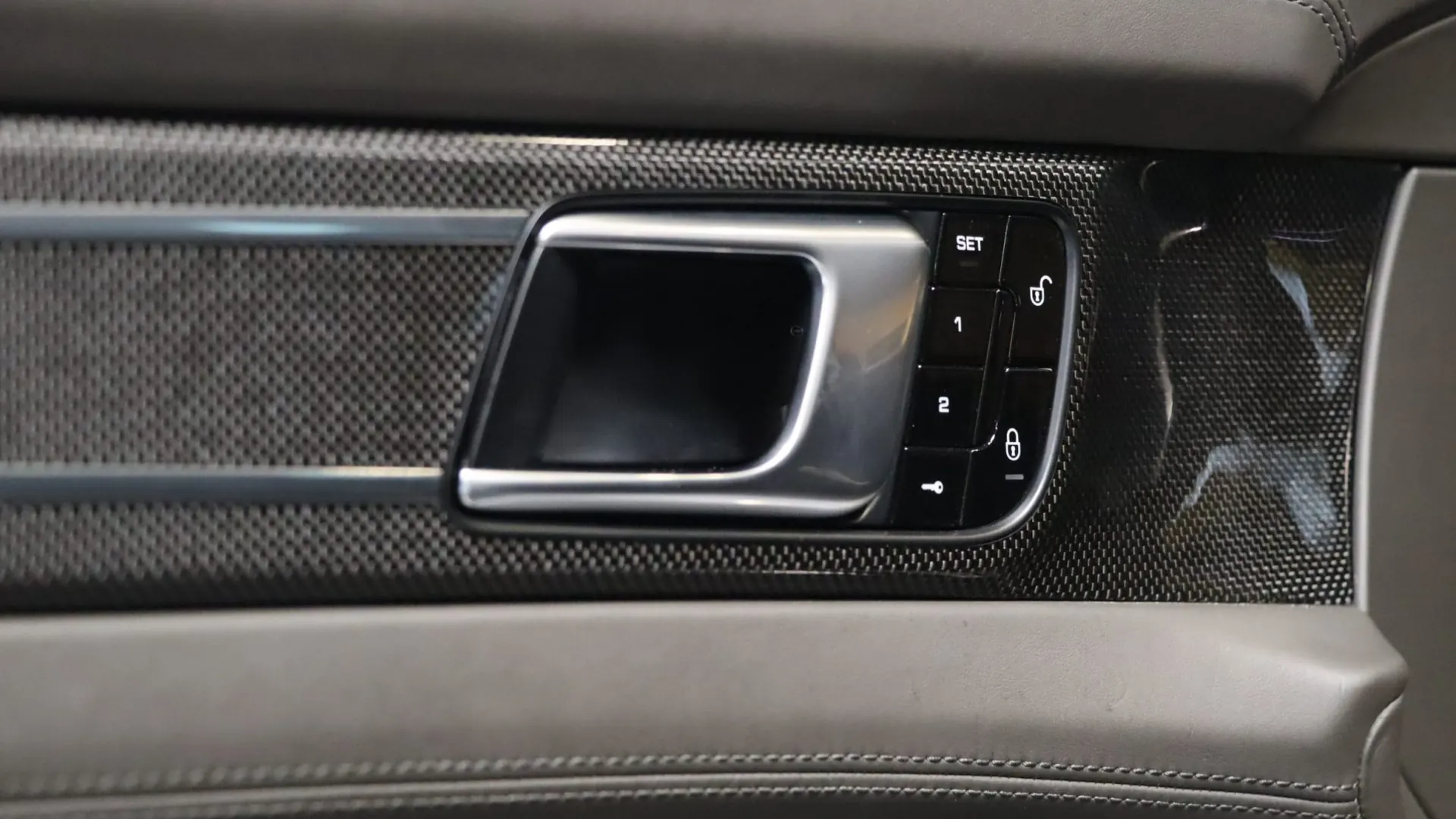 Porsche PANAMERA — photo 12