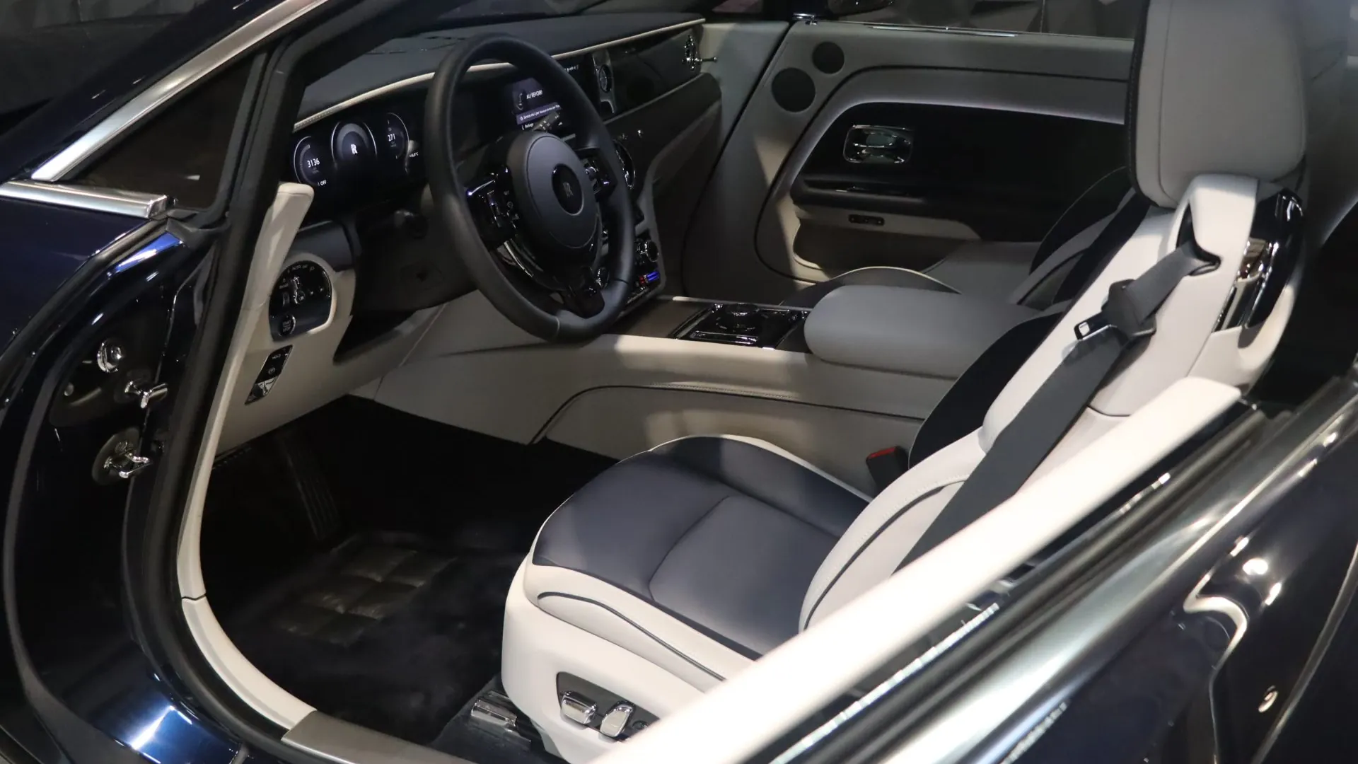 Rolls Royce SPECTRE — photo 7