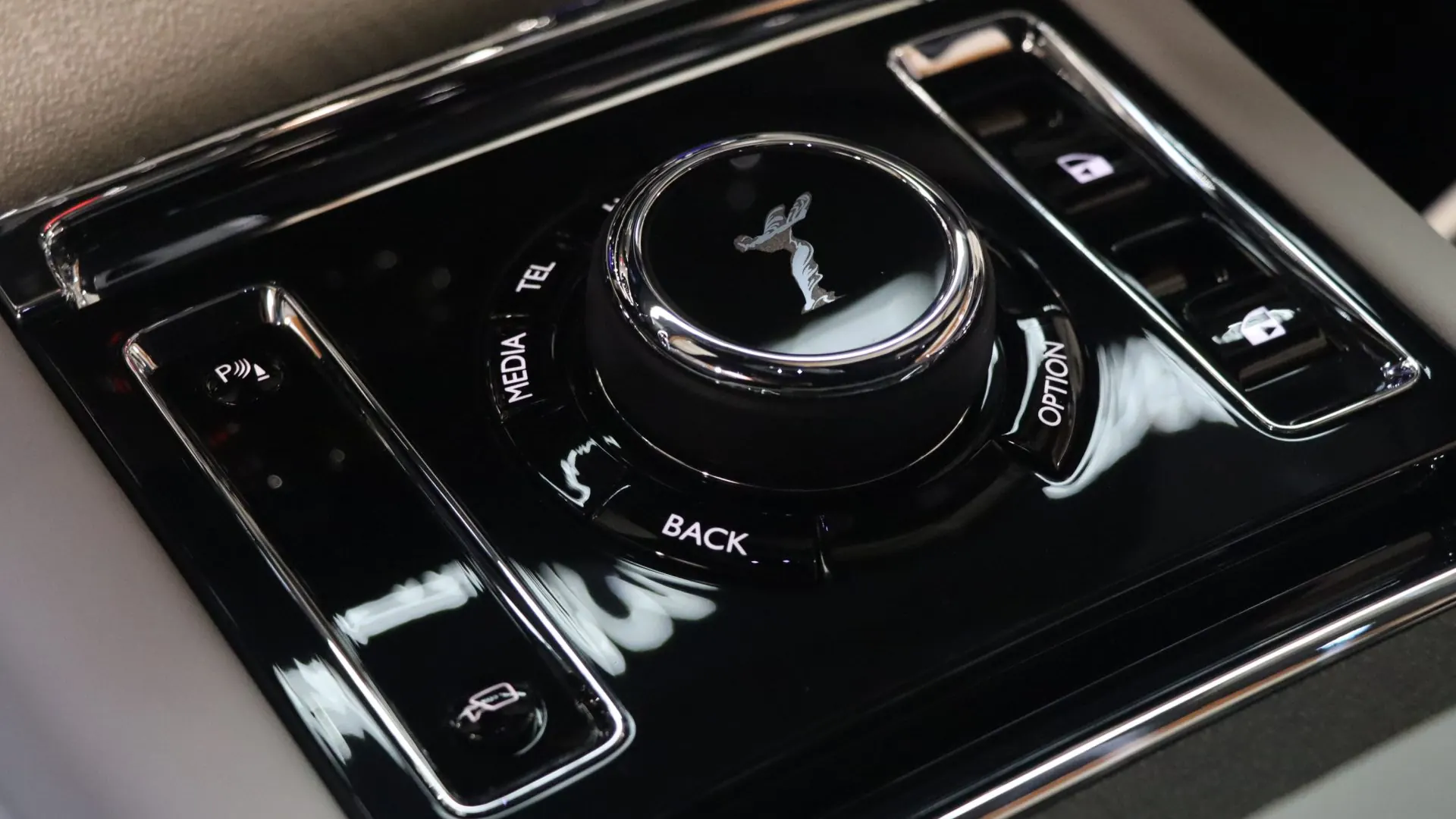 Rolls Royce SPECTRE — photo 29
