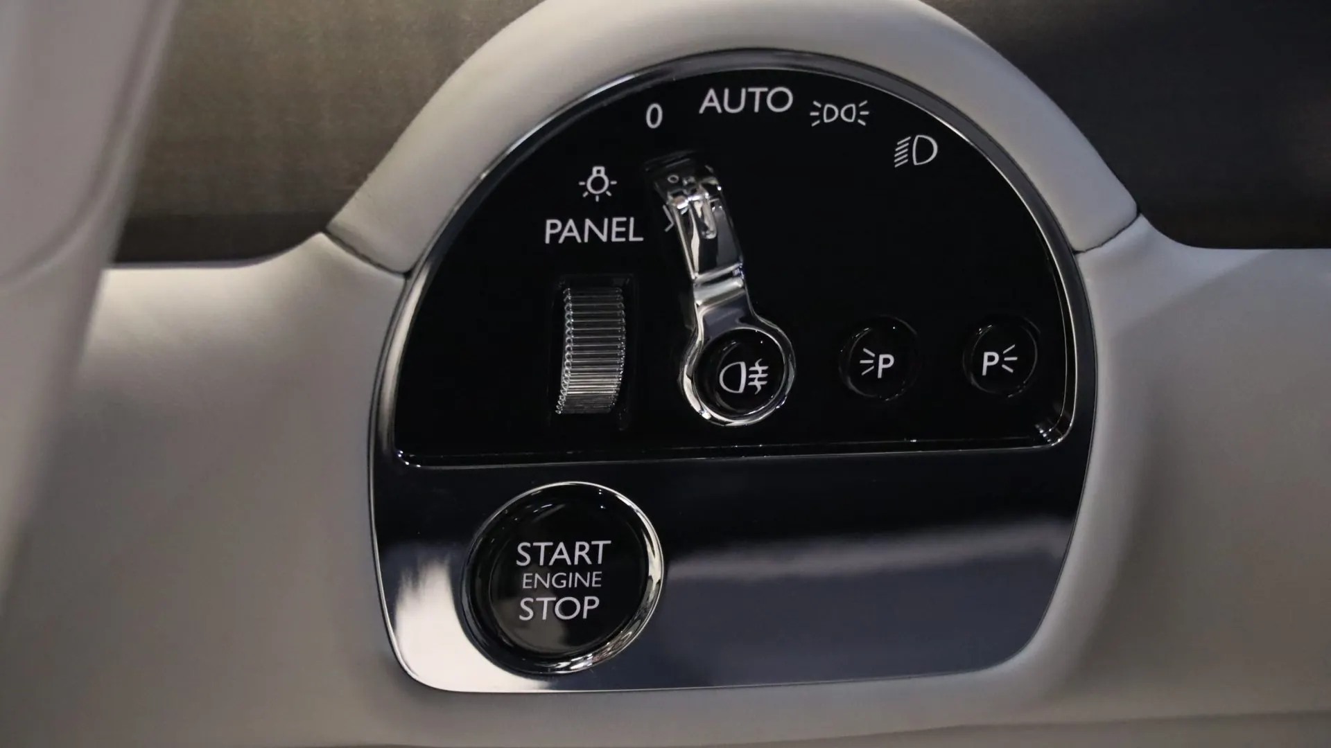 Rolls Royce SPECTRE — photo 15