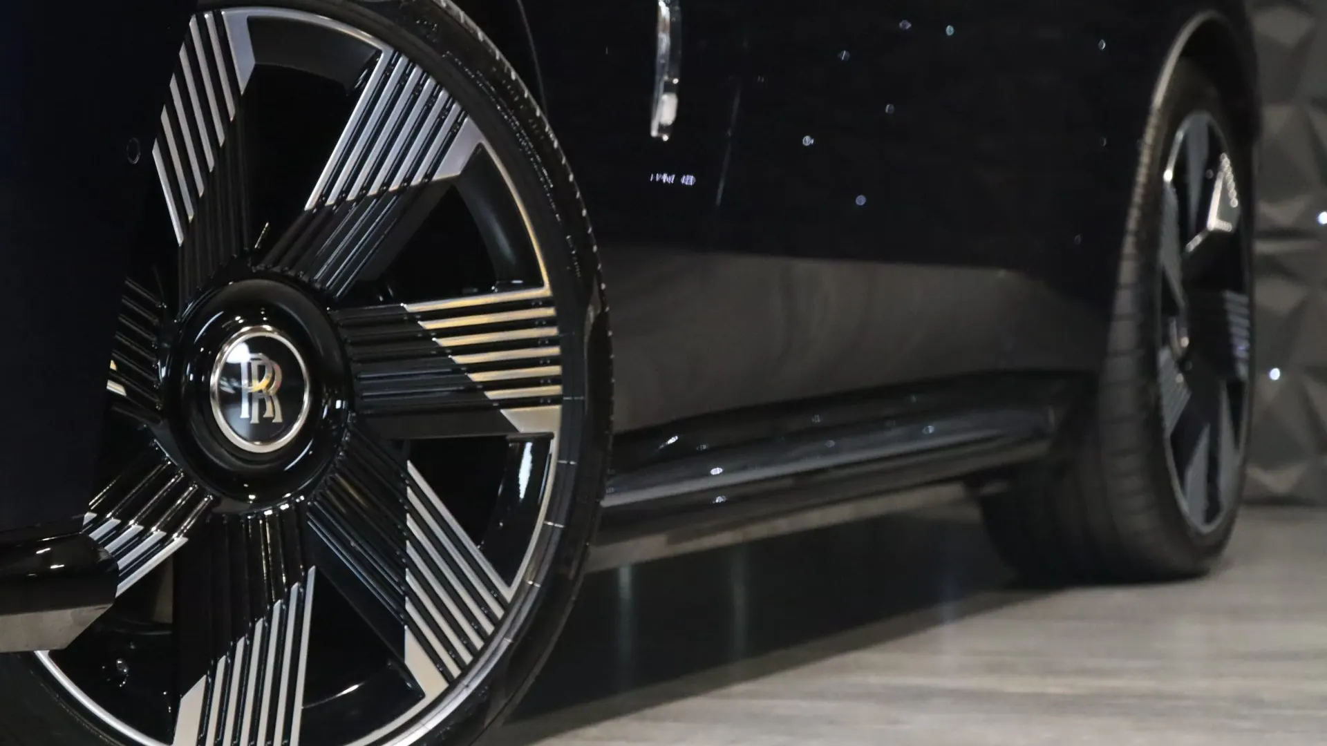 Rolls Royce SPECTRE — photo 46