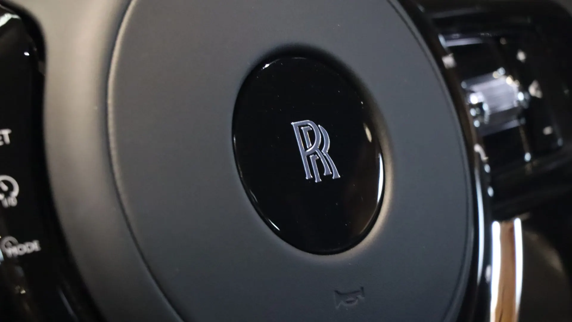Rolls Royce SPECTRE — photo 21