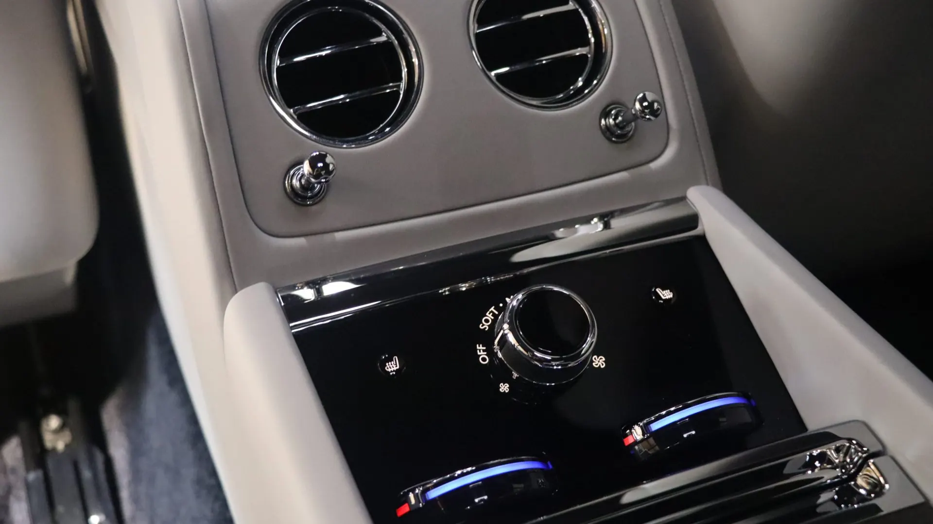 Rolls Royce SPECTRE — photo 36