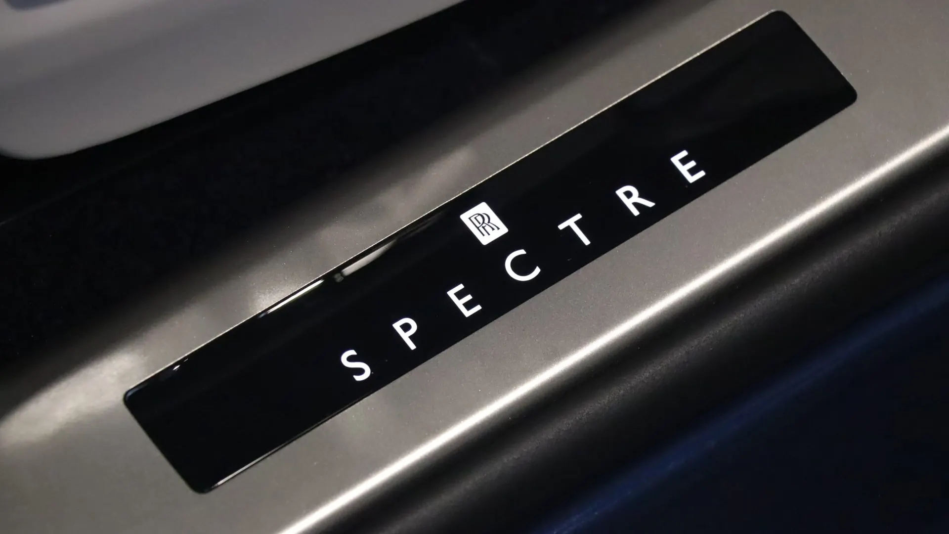 Rolls Royce SPECTRE — photo 12