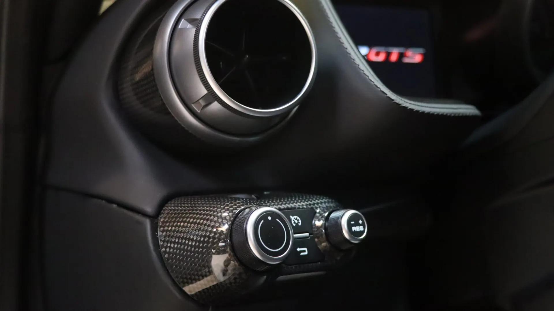 Ferrari 812 — photo 16