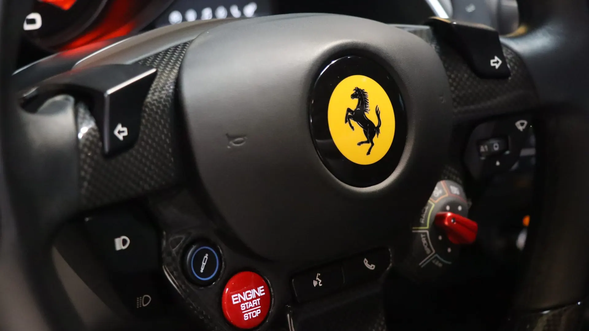 Ferrari 812 — photo 22
