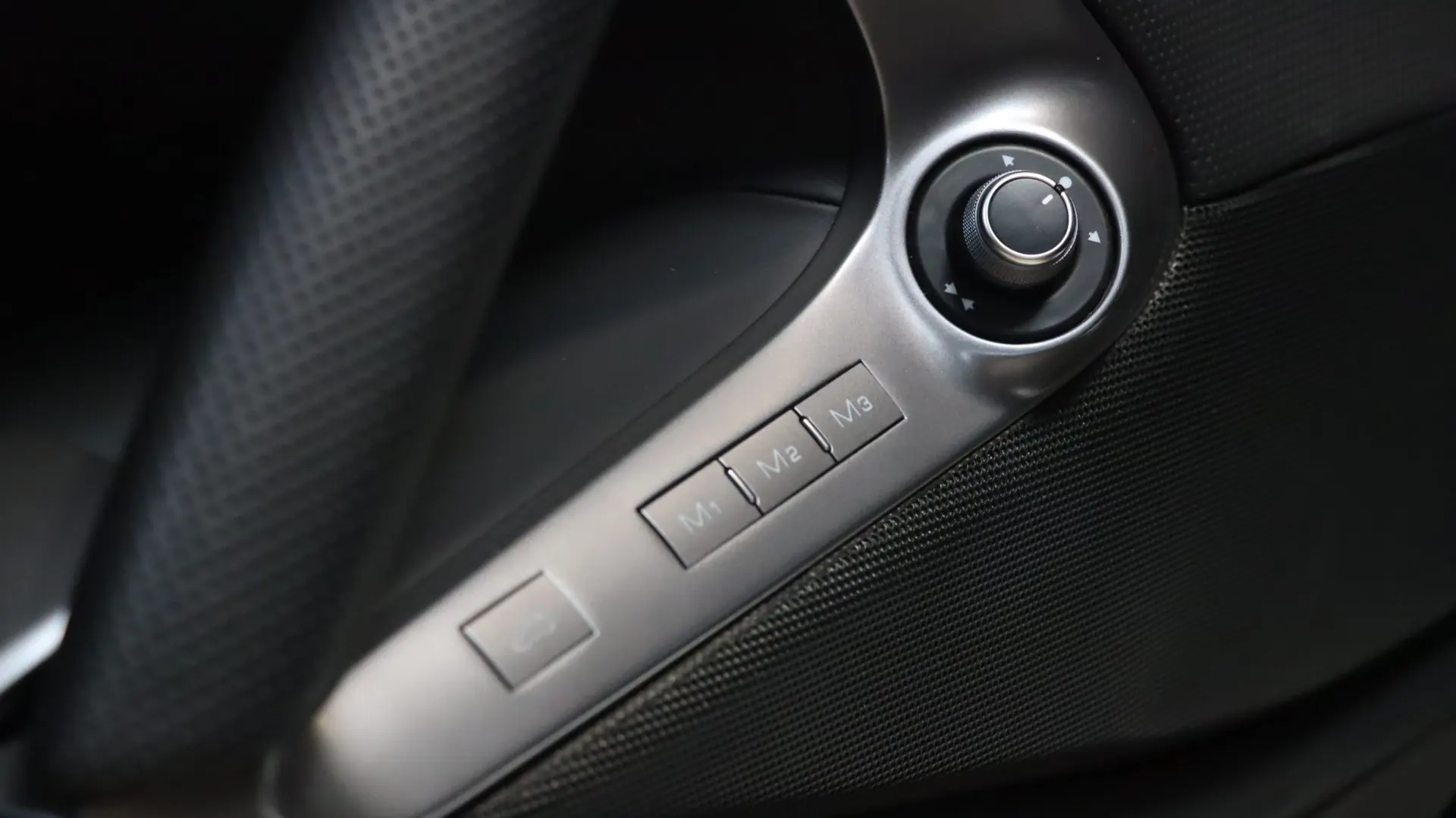 Ferrari 812 — photo 11