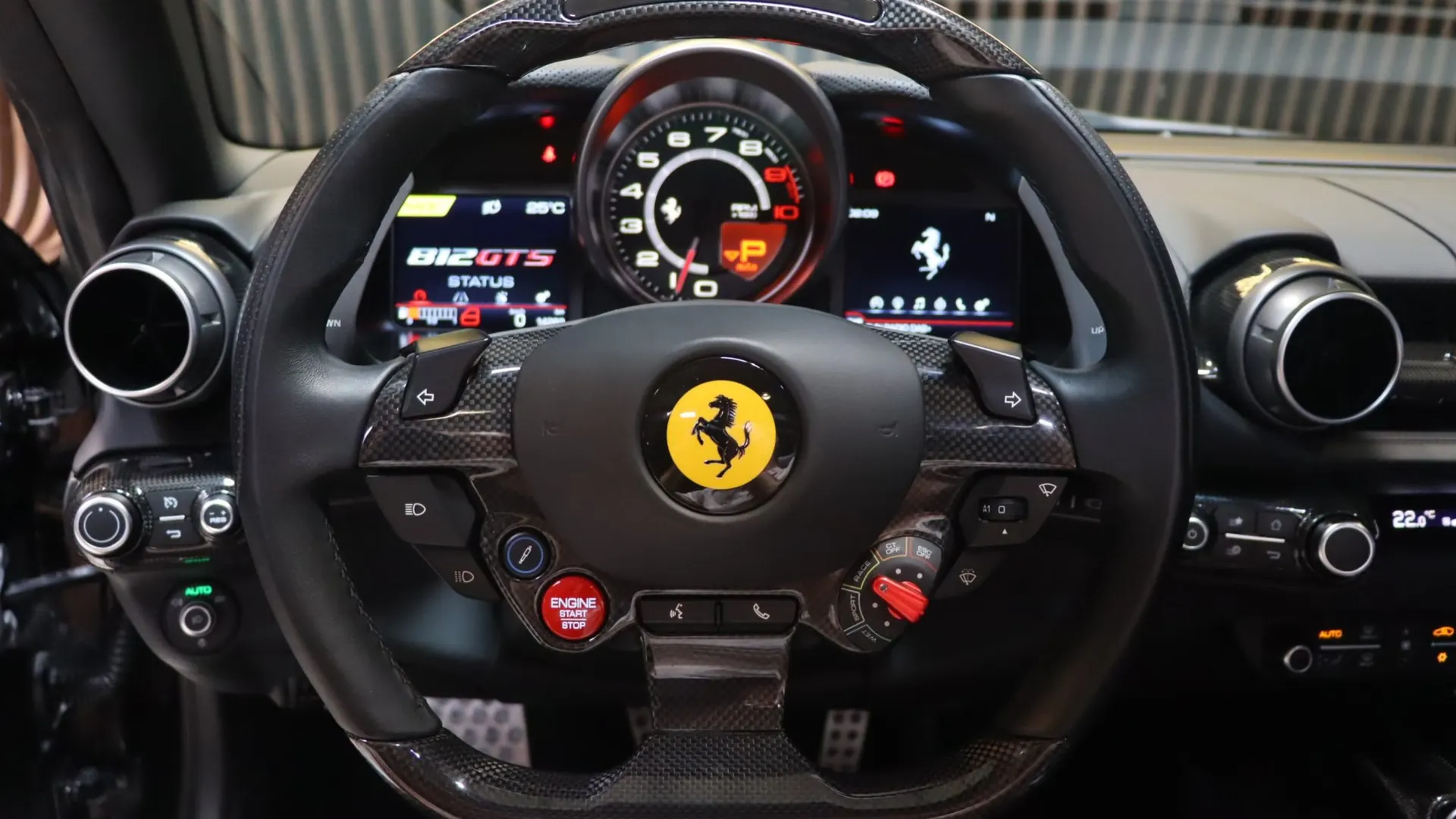 Ferrari 812 — photo 9
