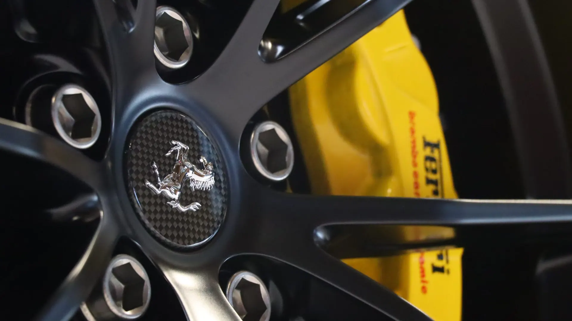 Ferrari 812 — photo 45