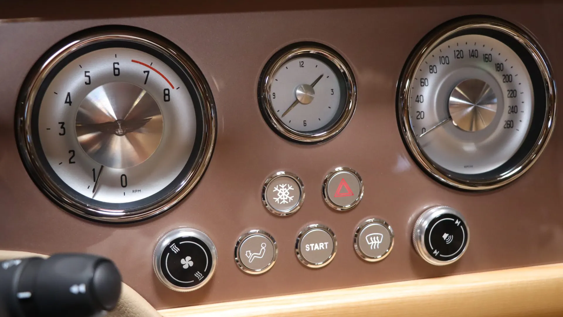 Morgan Plus Four — photo 18