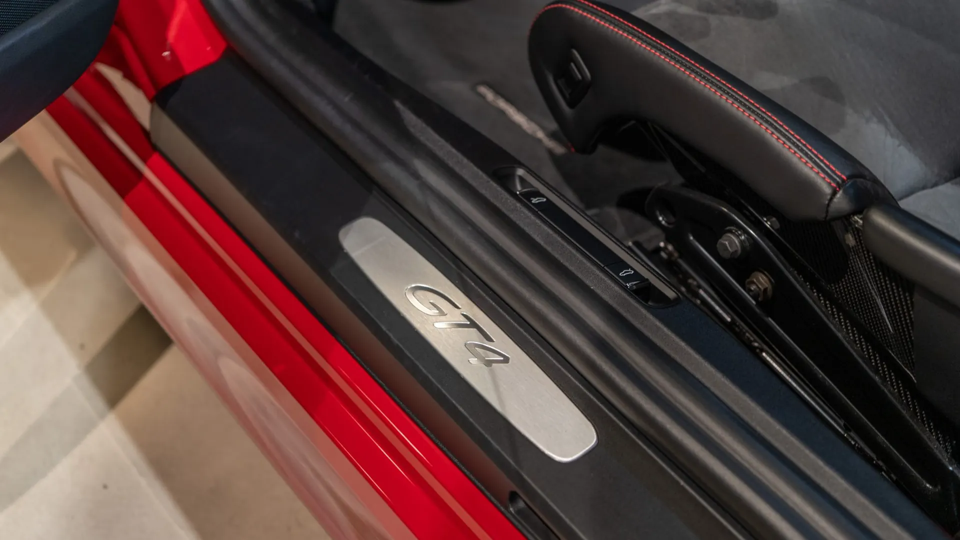 Porsche Cayman — photo 13