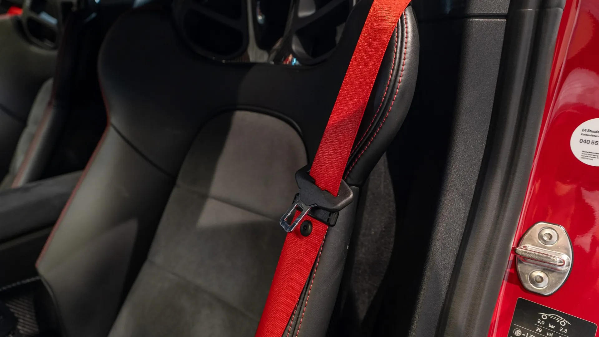 Porsche Cayman — photo 21