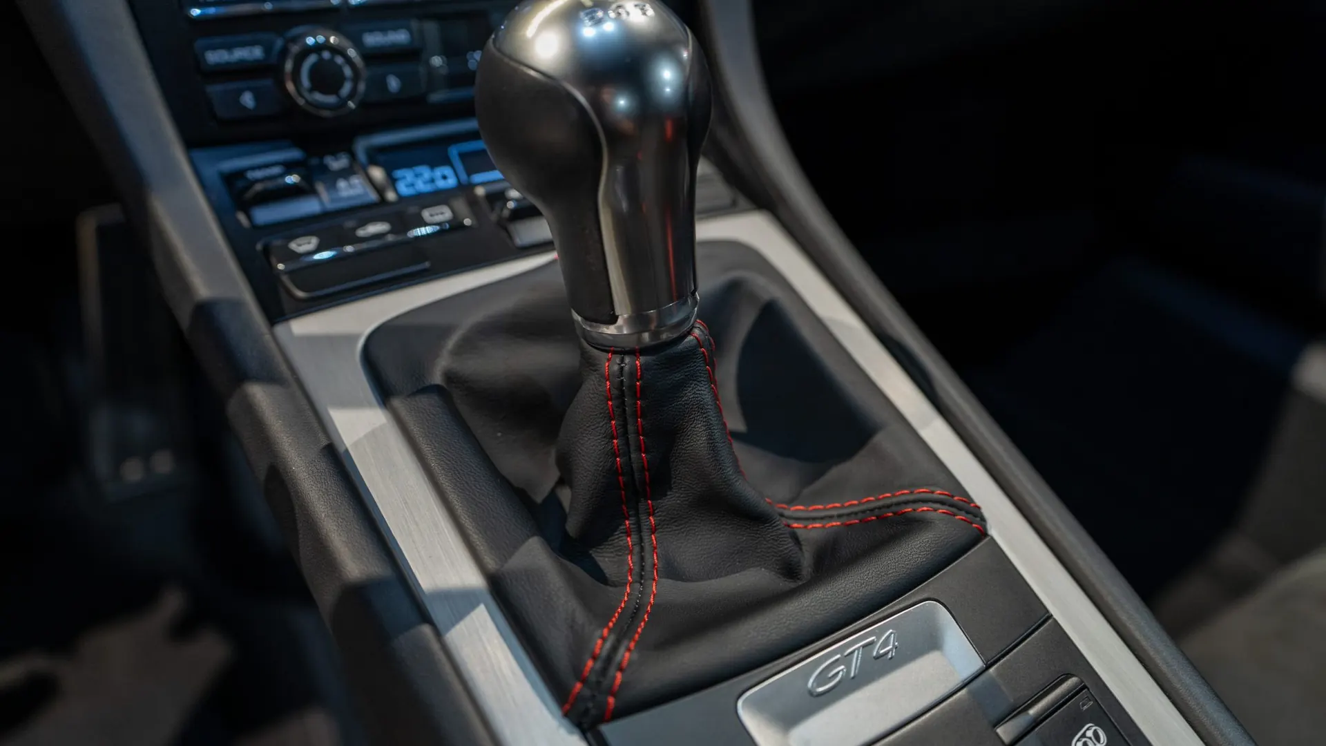 Porsche Cayman — photo 18