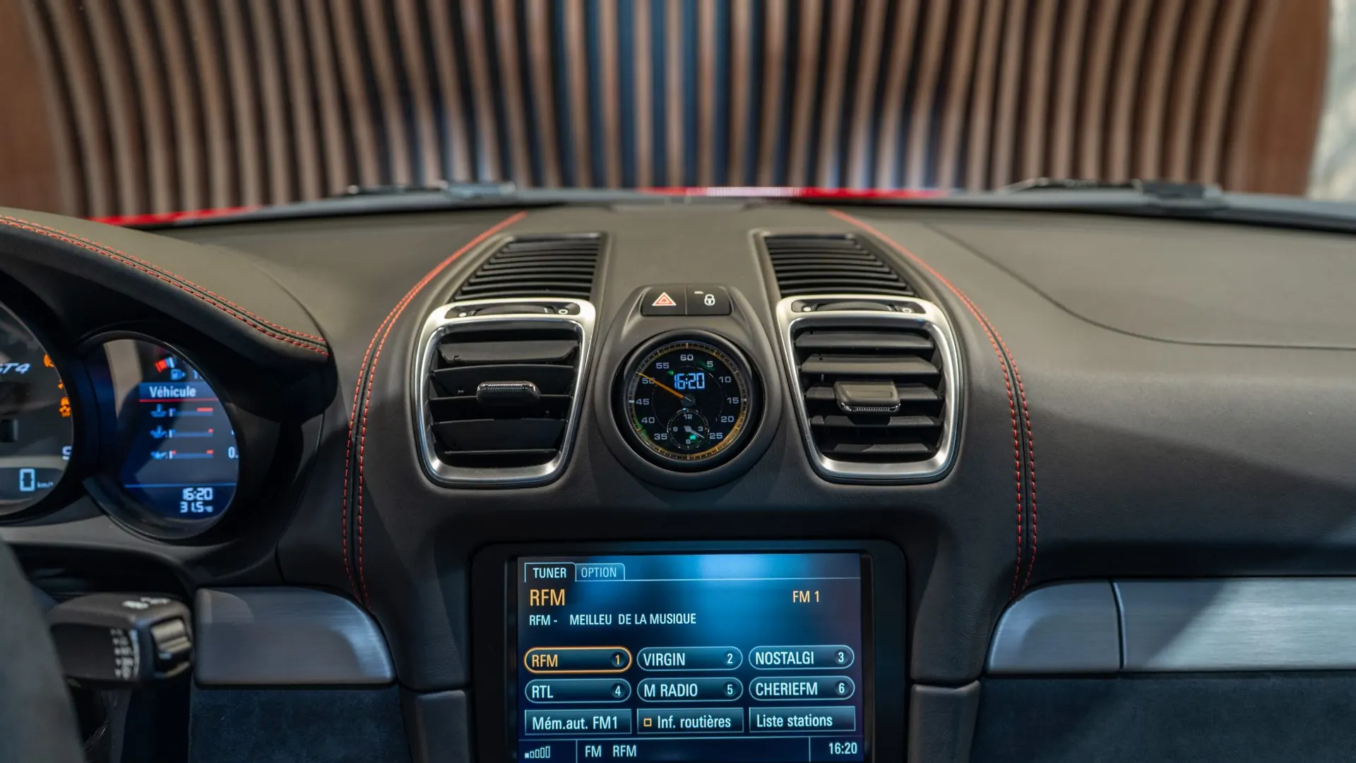 Porsche Cayman — photo 19
