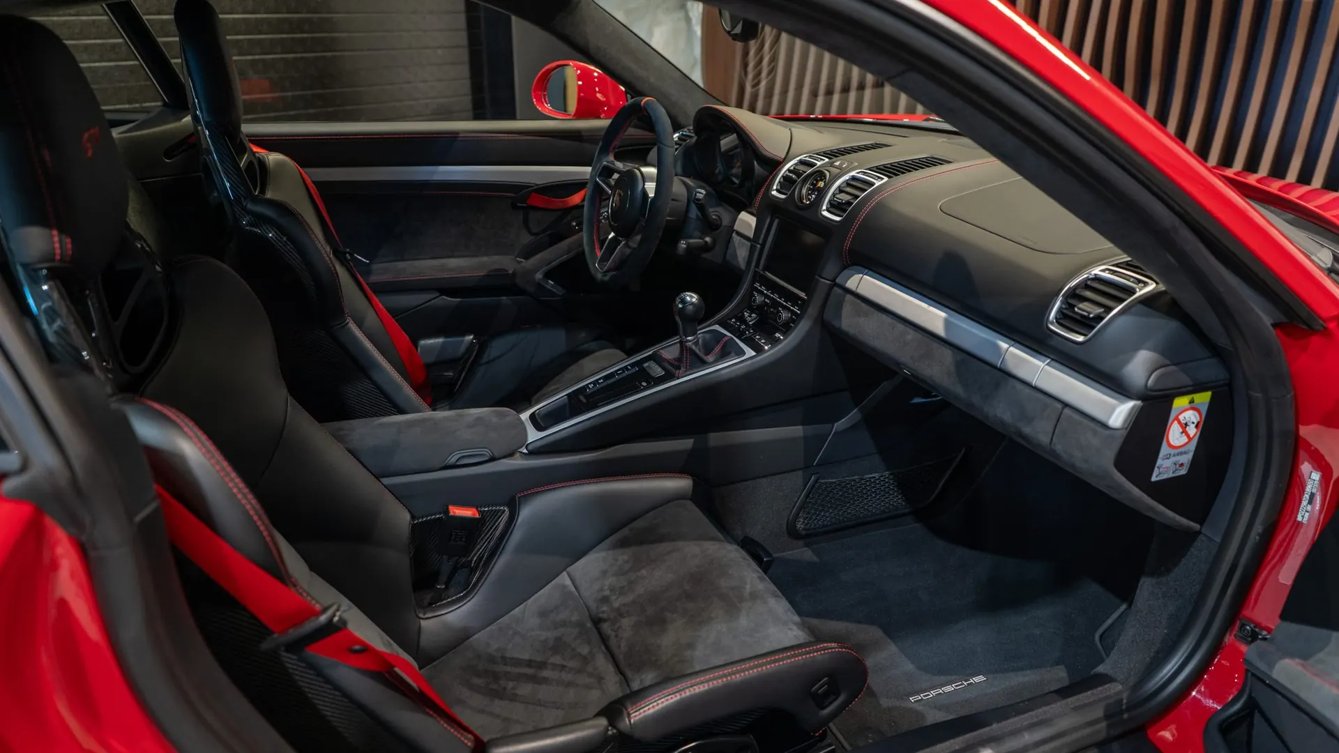 Porsche Cayman — photo 25