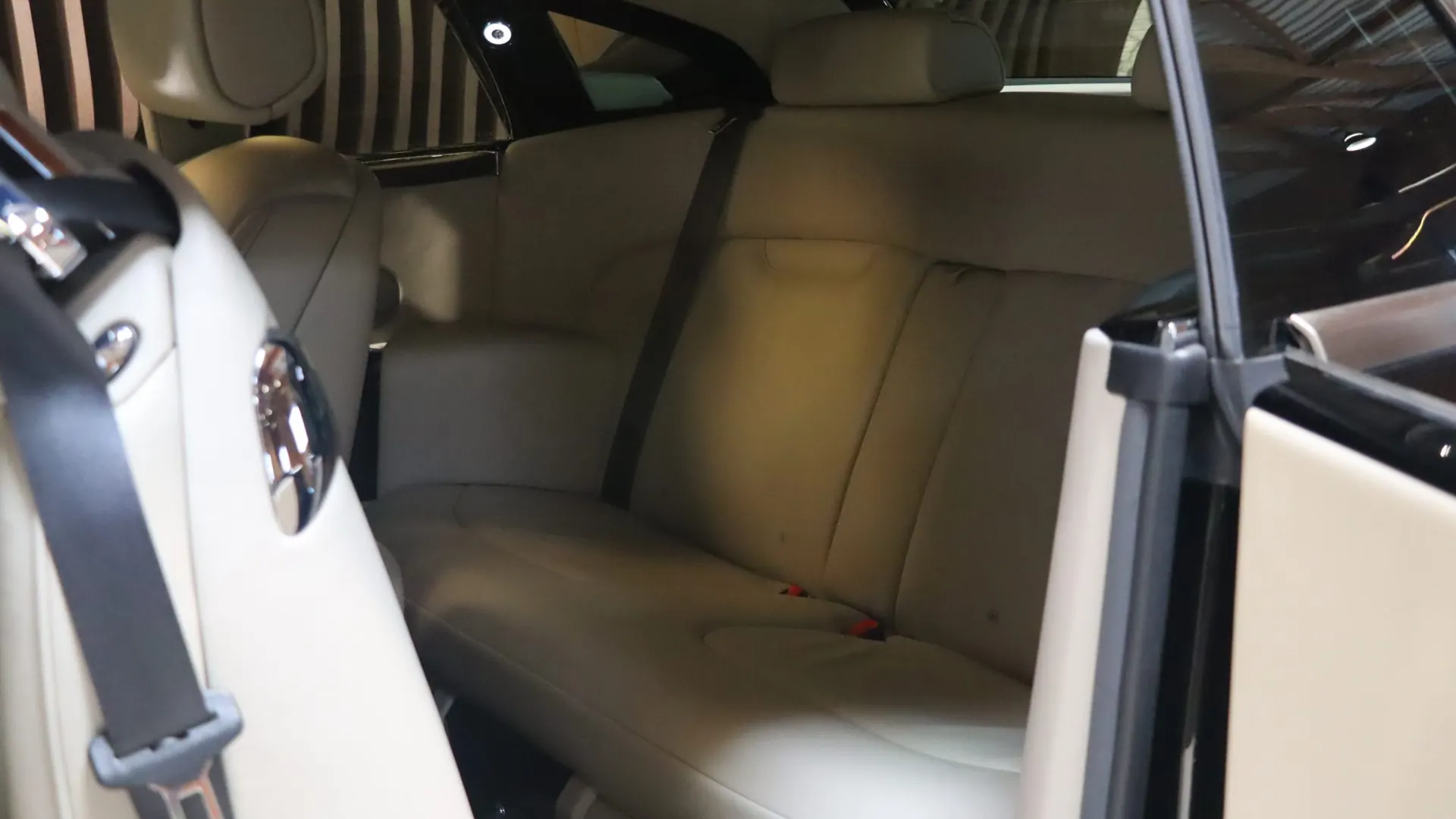 Rolls-Royce PHANTOM — photo 36