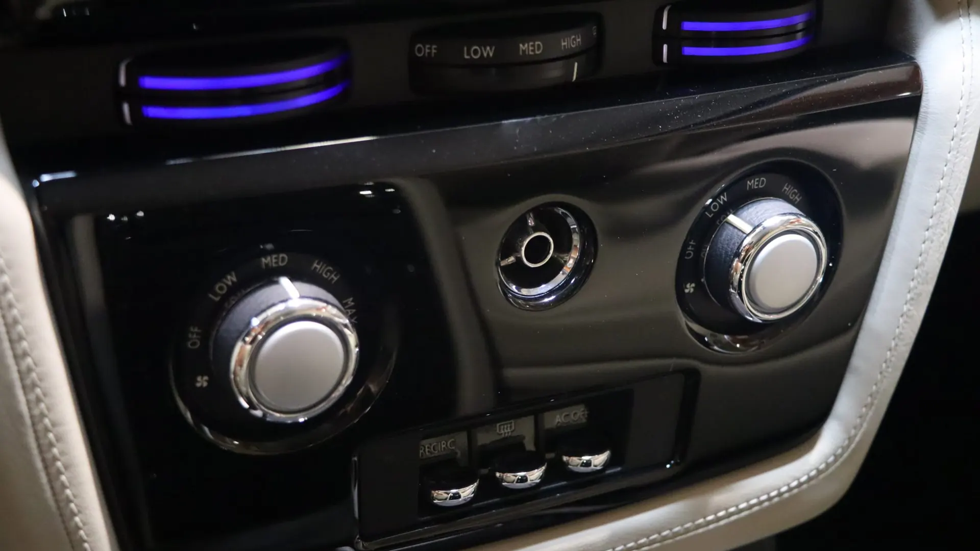 Rolls-Royce PHANTOM — photo 28