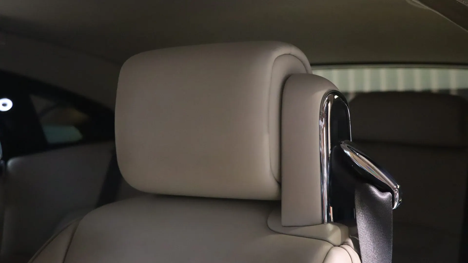 Rolls-Royce PHANTOM — photo 34
