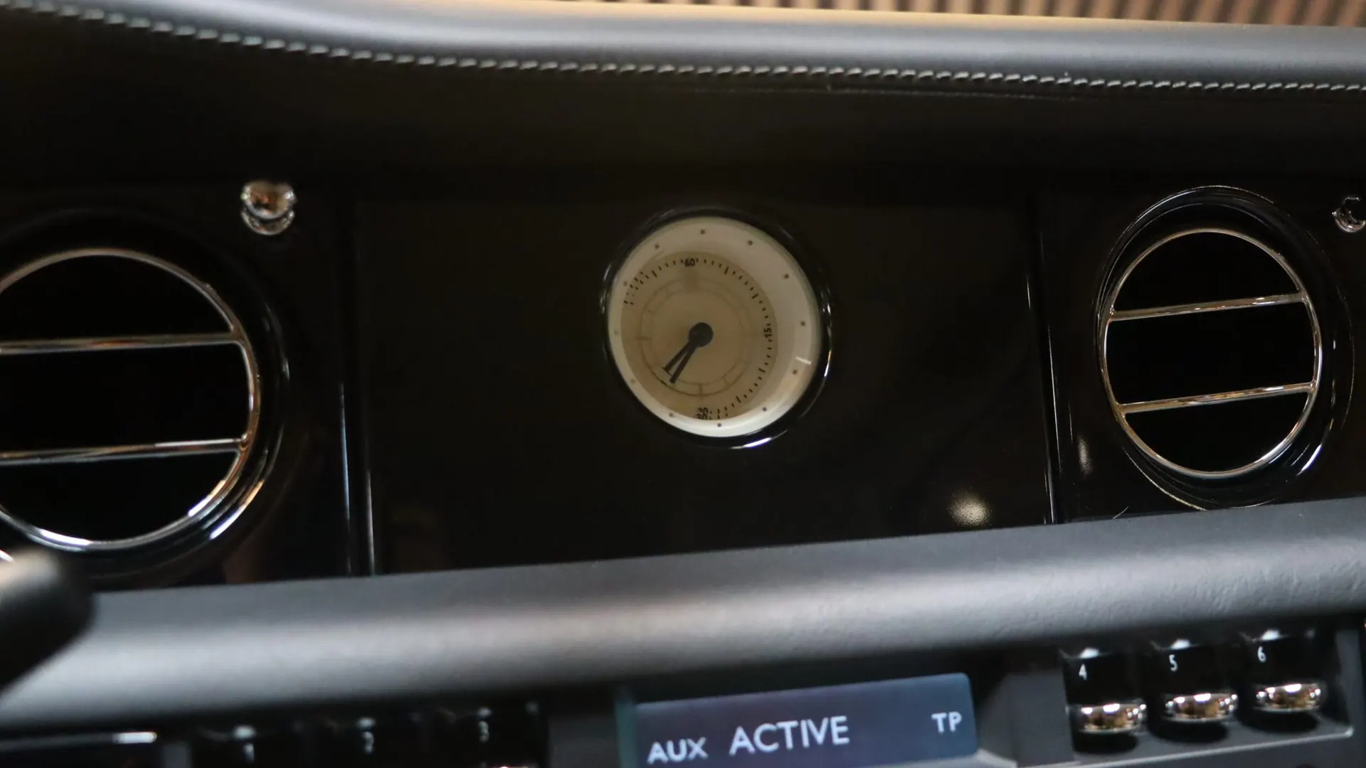 Rolls-Royce PHANTOM — photo 24