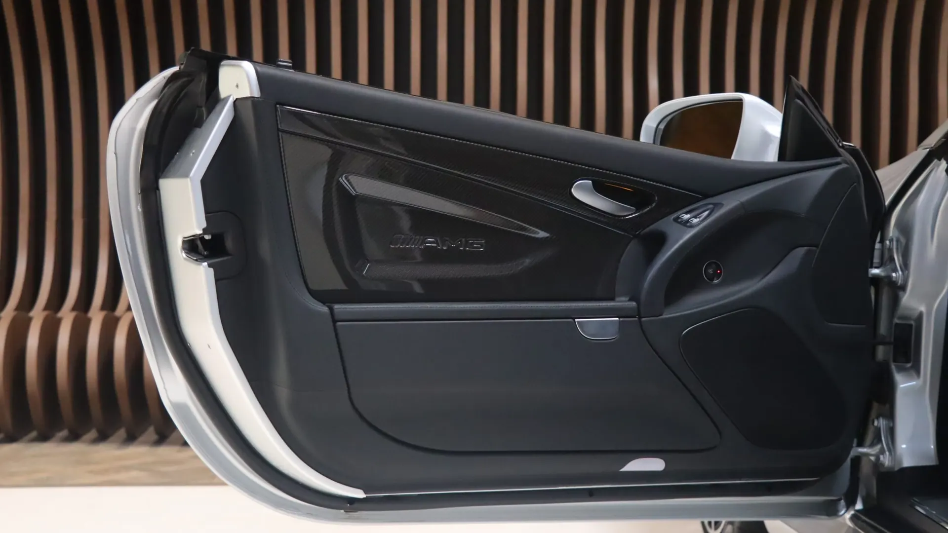 Mercedes-Benz SL65 — photo 10