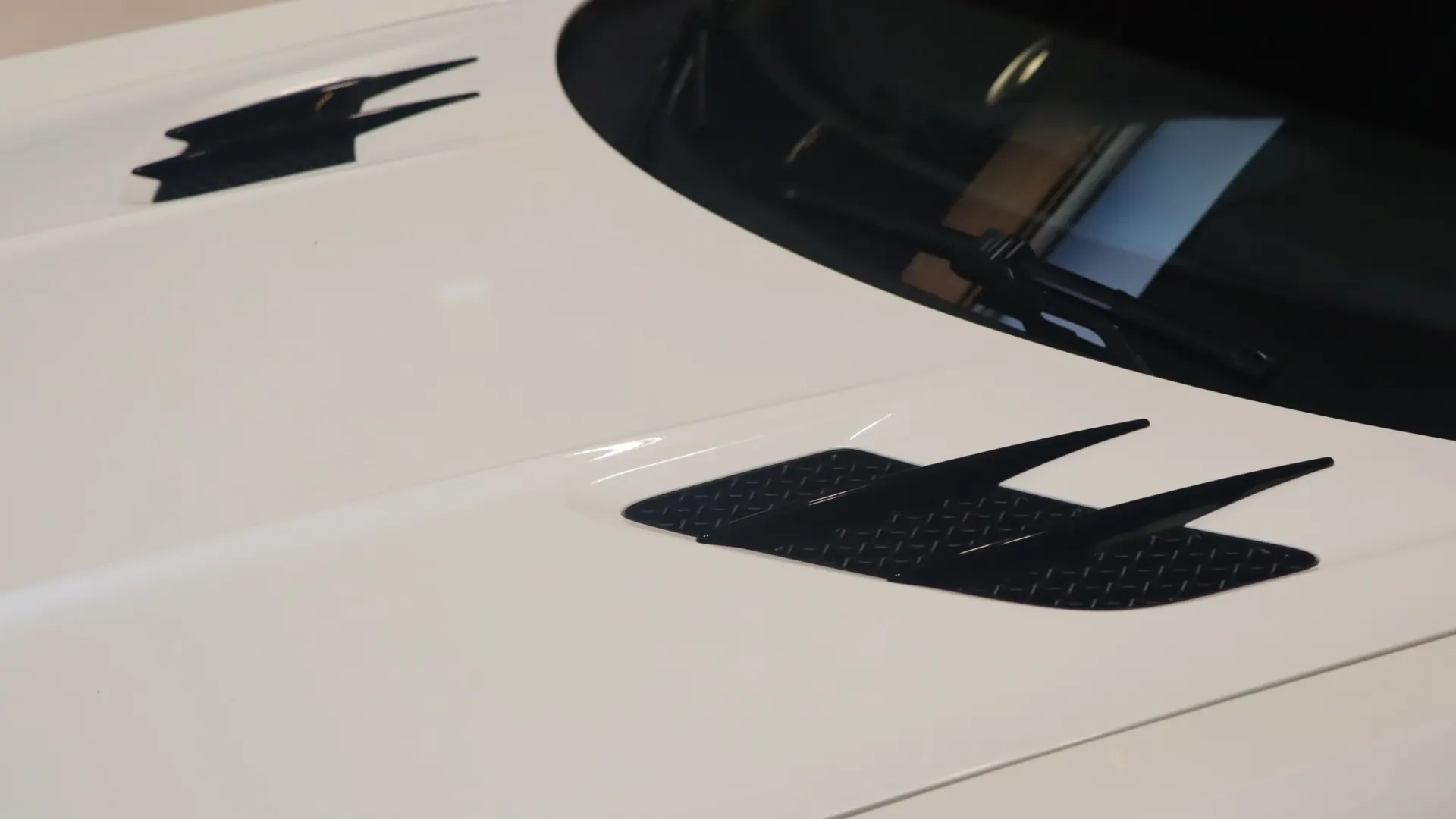 Mercedes-Benz SLS — photo 38