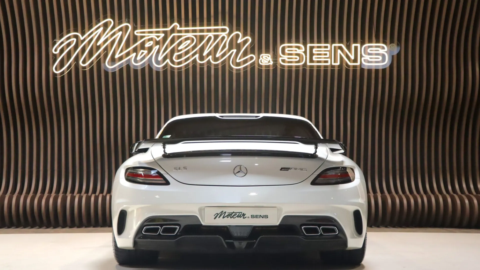 Mercedes-Benz SLS — photo 4