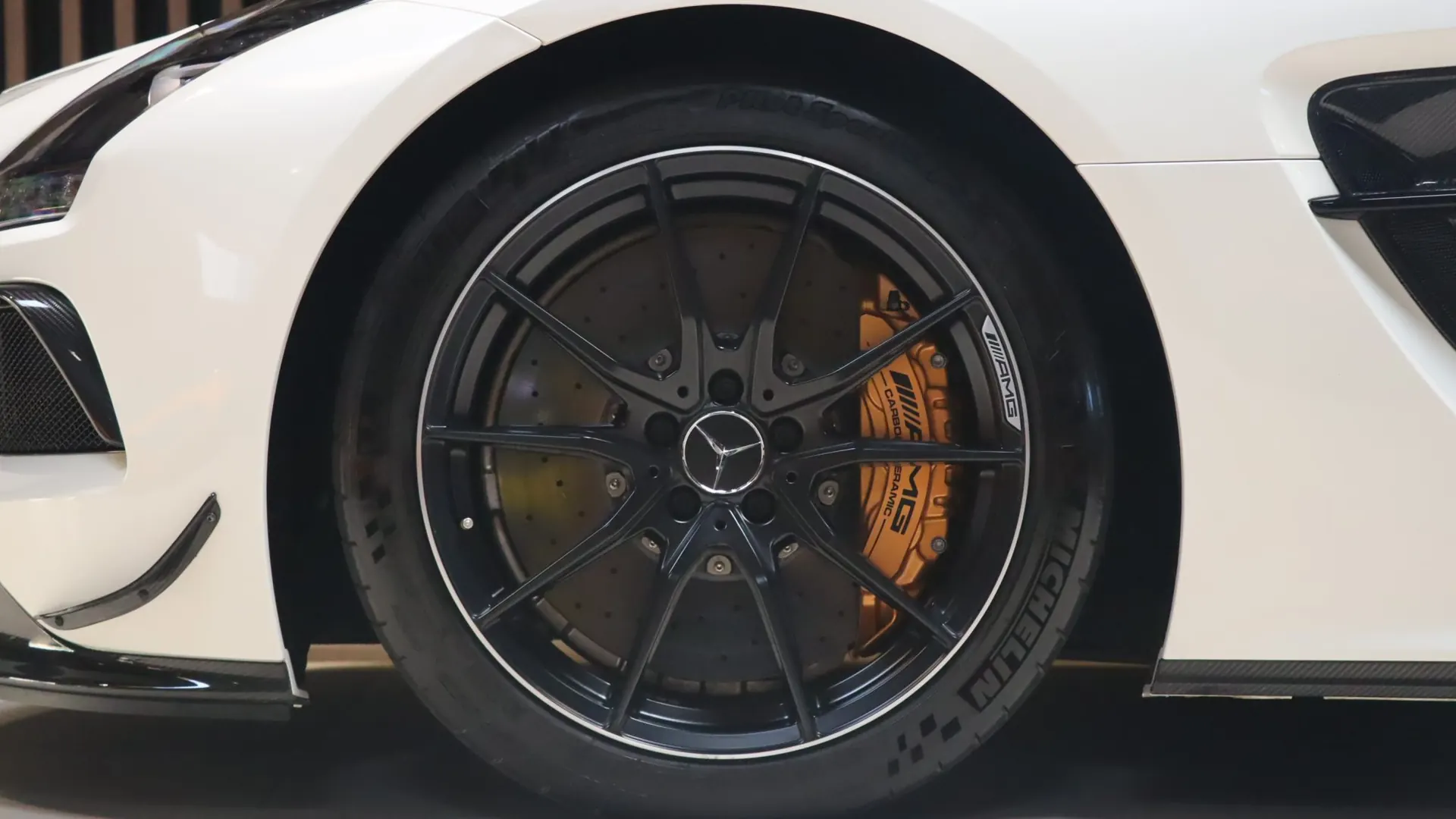 Mercedes-Benz SLS — photo 48