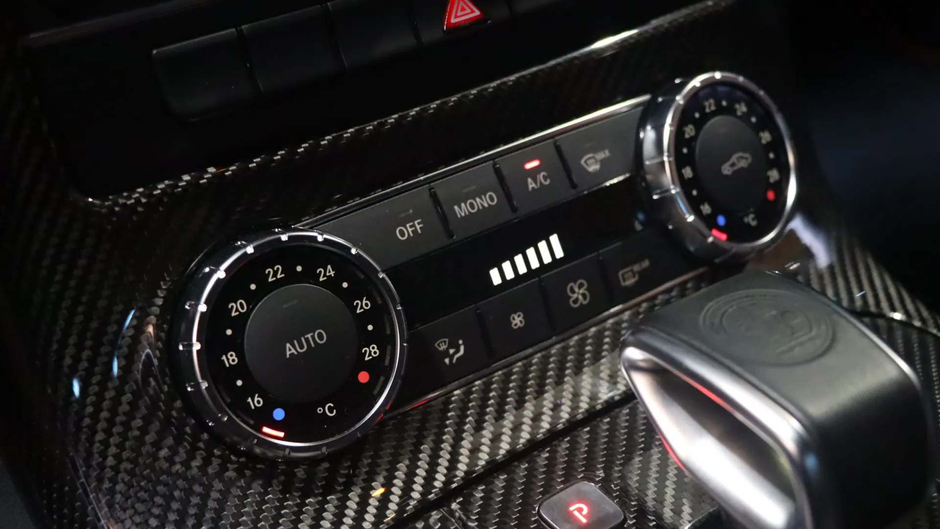Mercedes-Benz SLS — photo 28