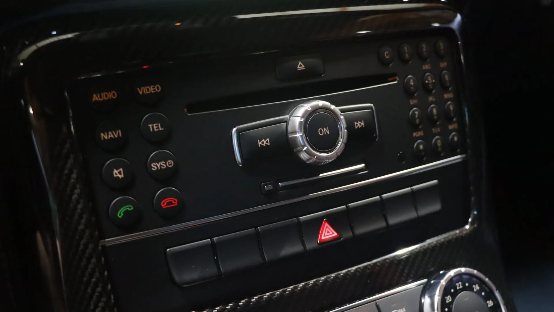 Mercedes-Benz SLS — photo 27