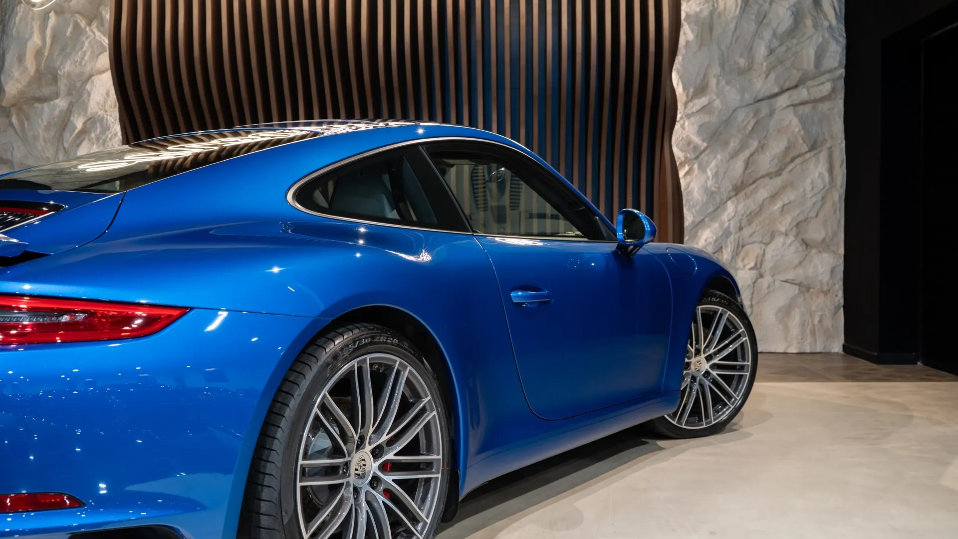 Porsche 911 — photo 45