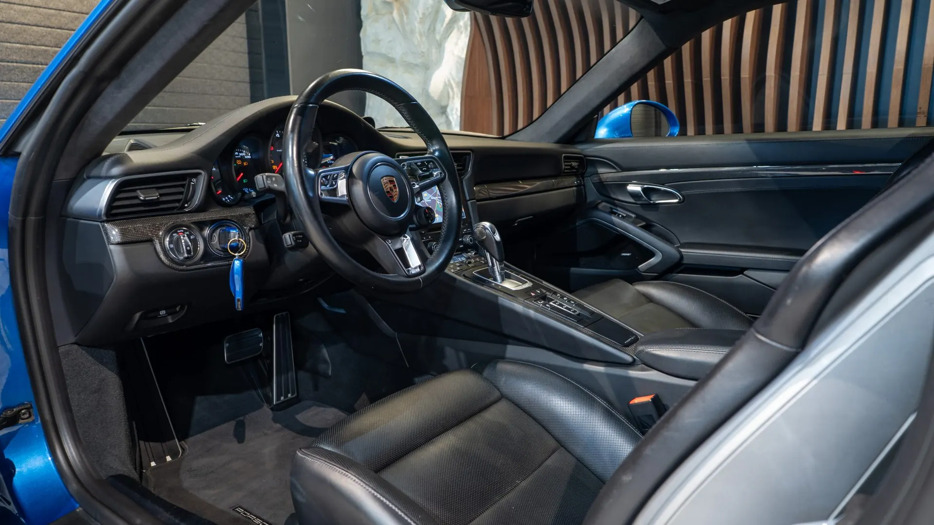Porsche 911 — photo 8