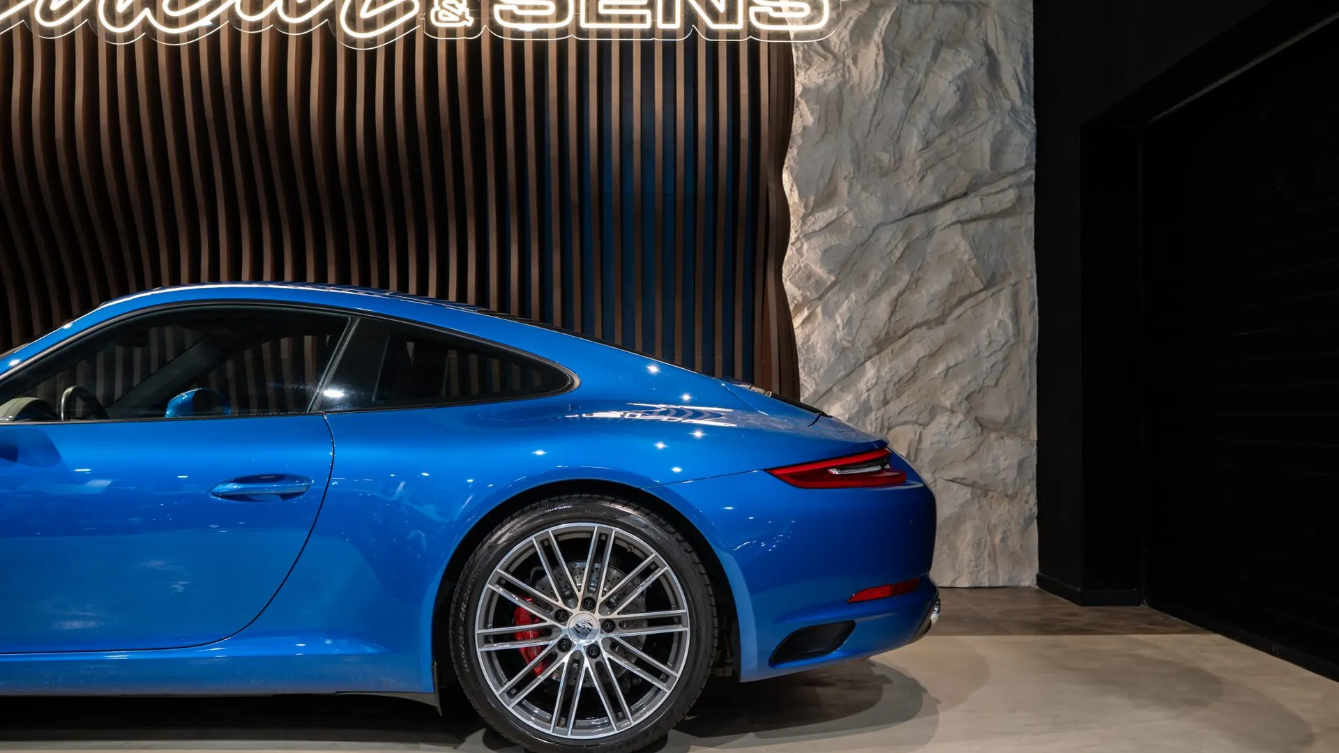 Porsche 911 — photo 34