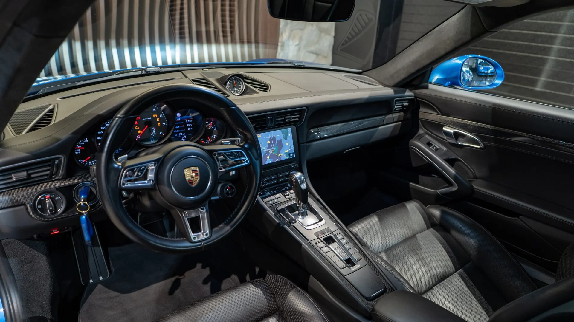 Porsche 911 — photo 28