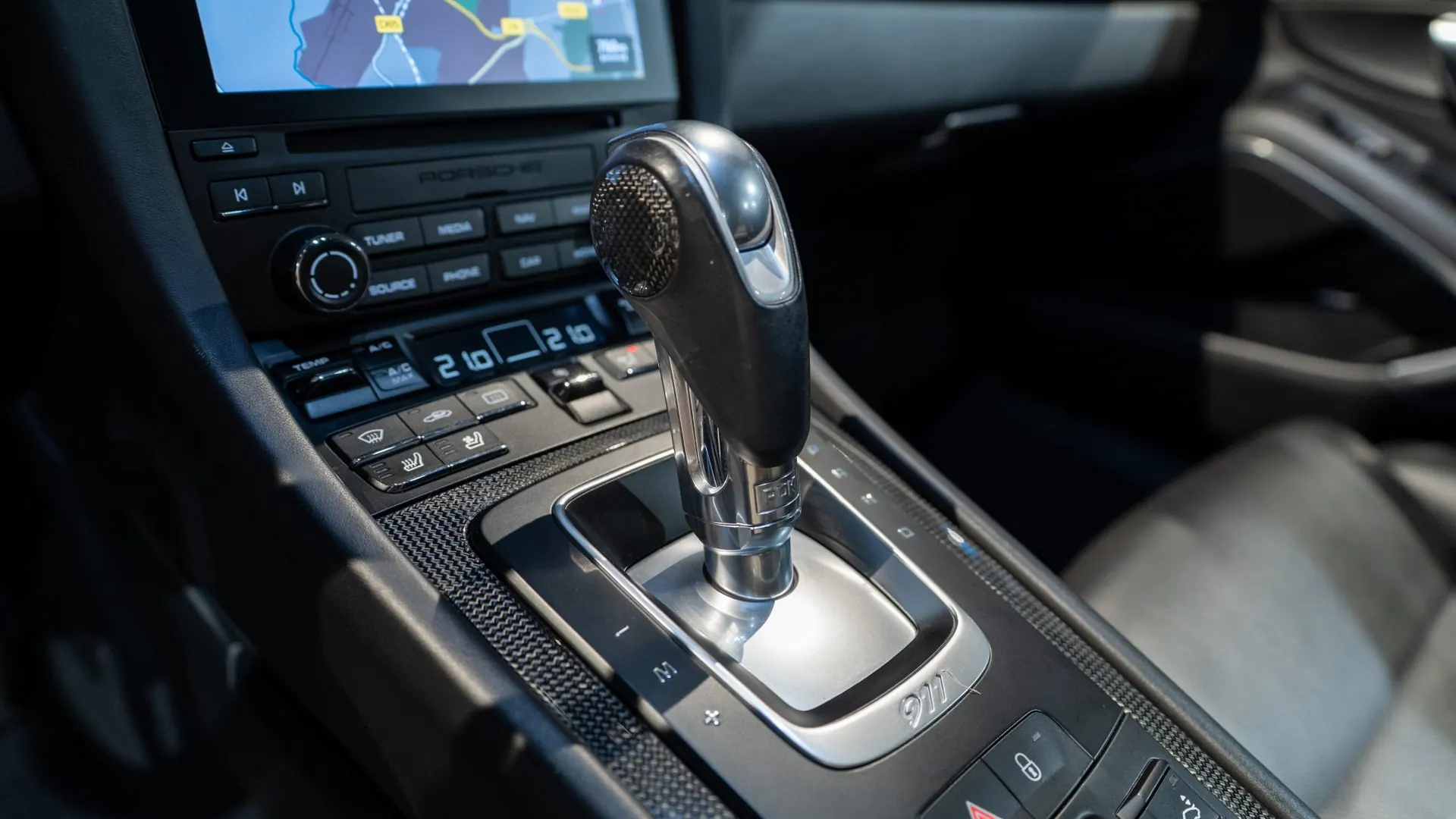 Porsche 911 — photo 24