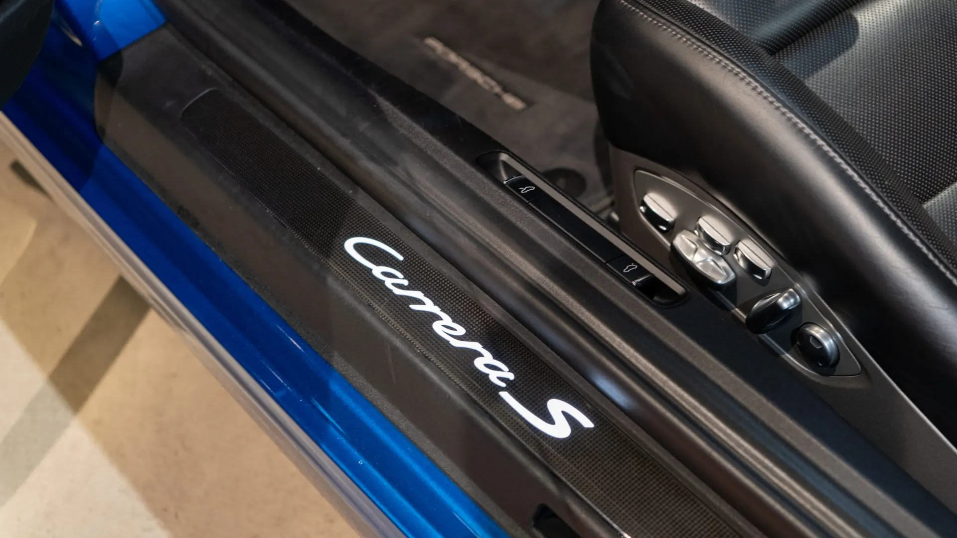 Porsche 911 — photo 14