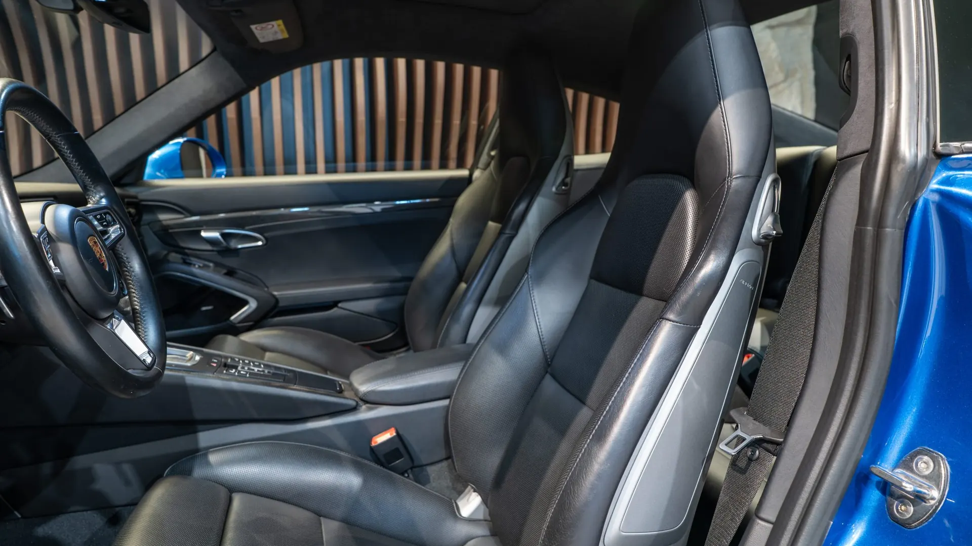 Porsche 911 — photo 6