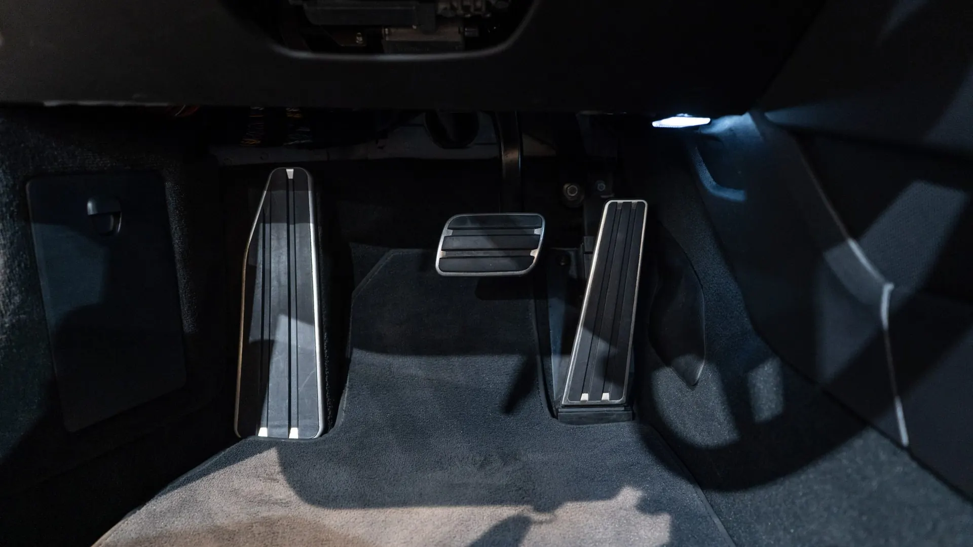Porsche 911 — photo 25