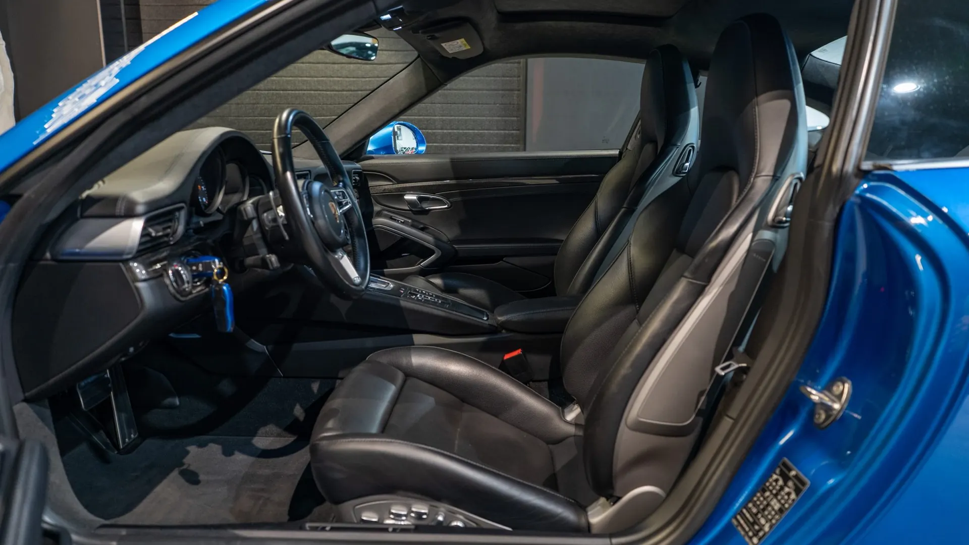 Porsche 911 — photo 15