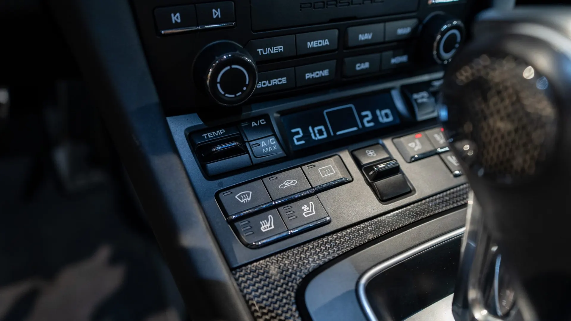 Porsche 911 — photo 23