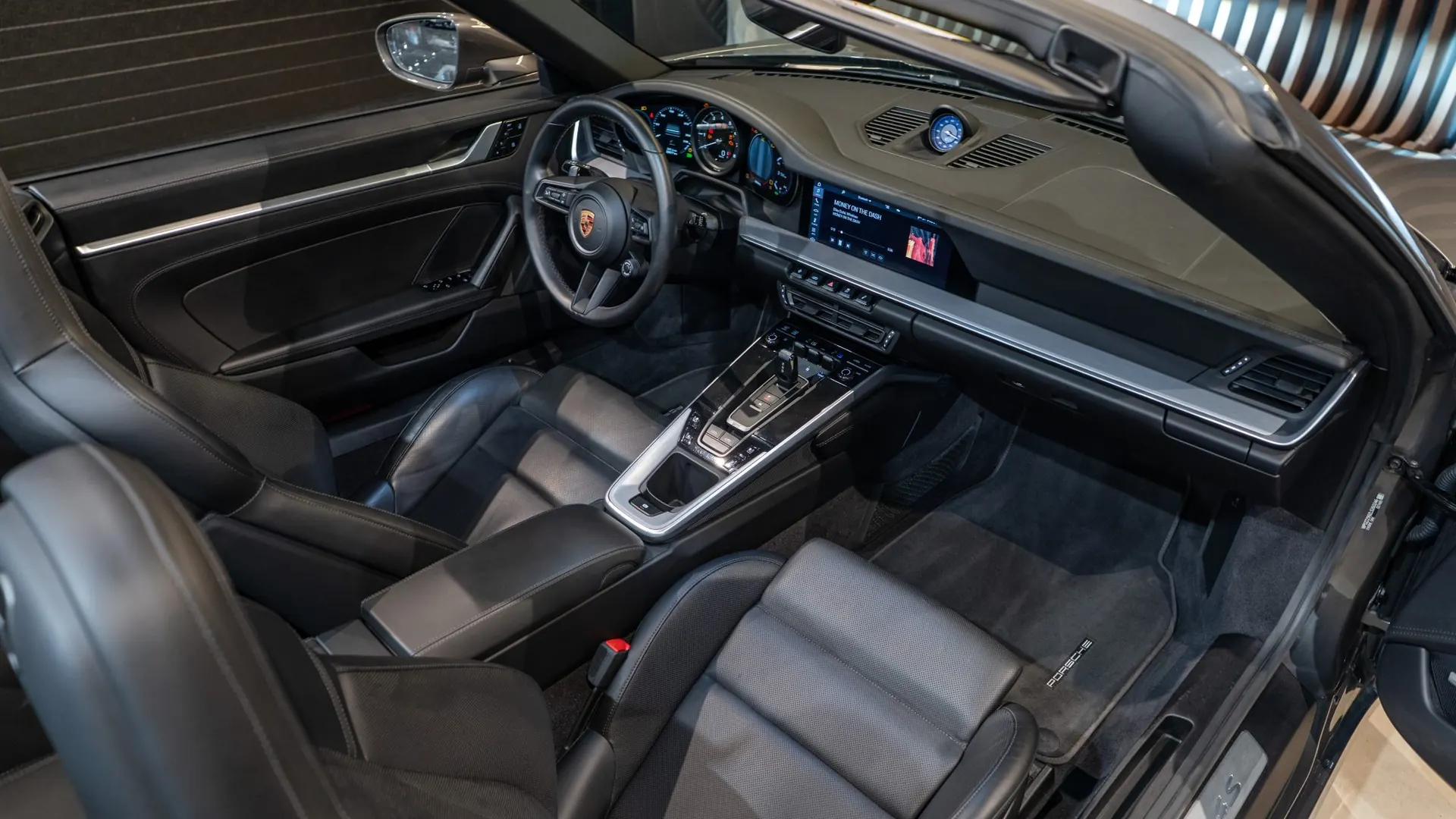Porsche 911 — photo 12
