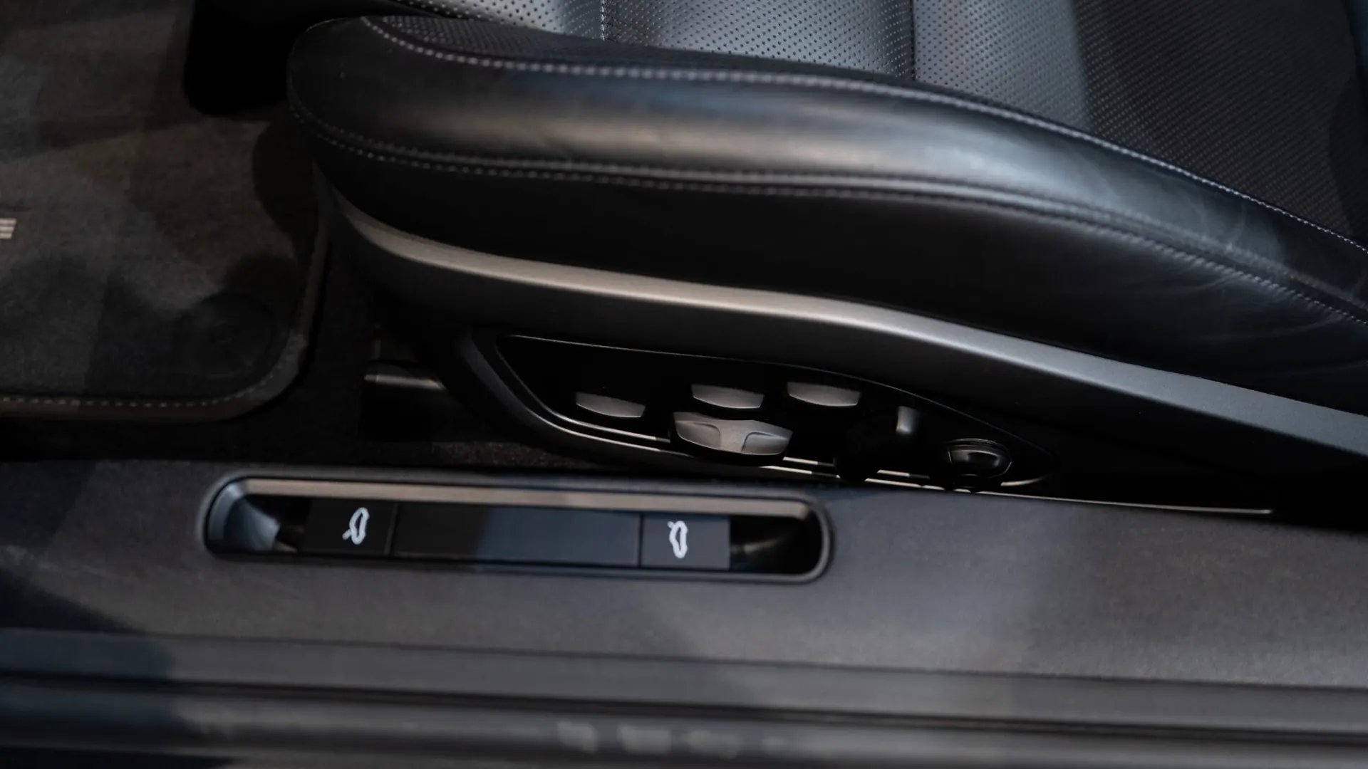 Porsche 911 — photo 17