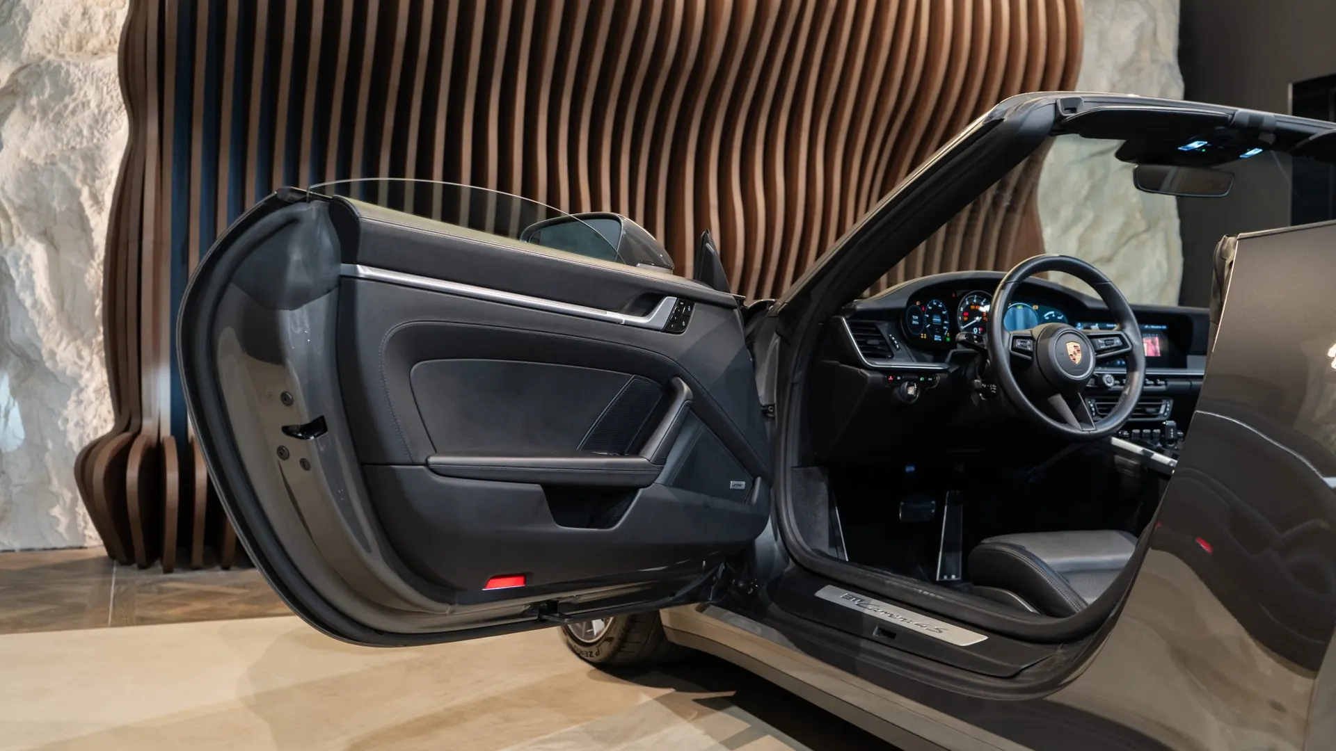 Porsche 911 — photo 11