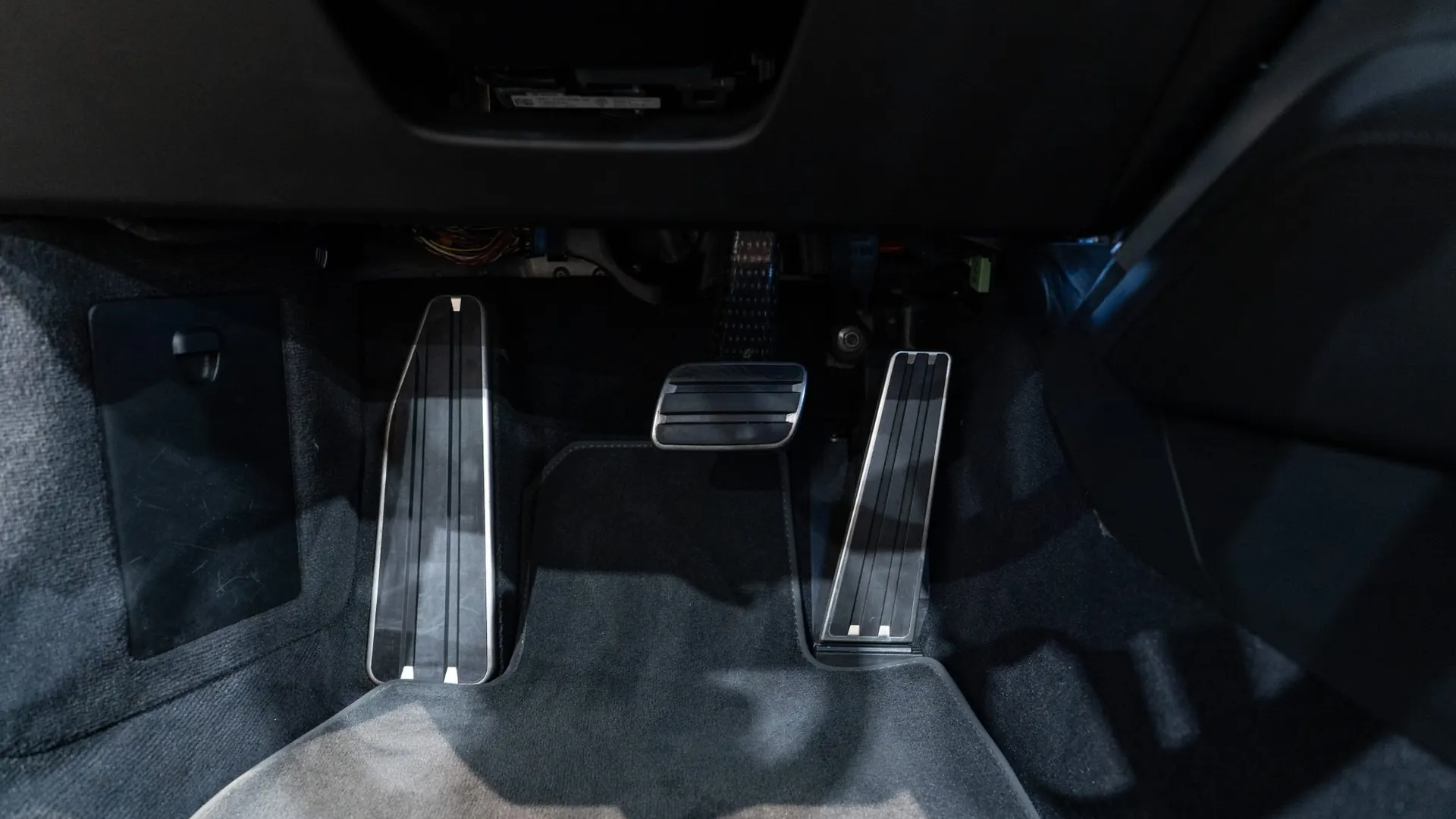 Porsche 911 — photo 21