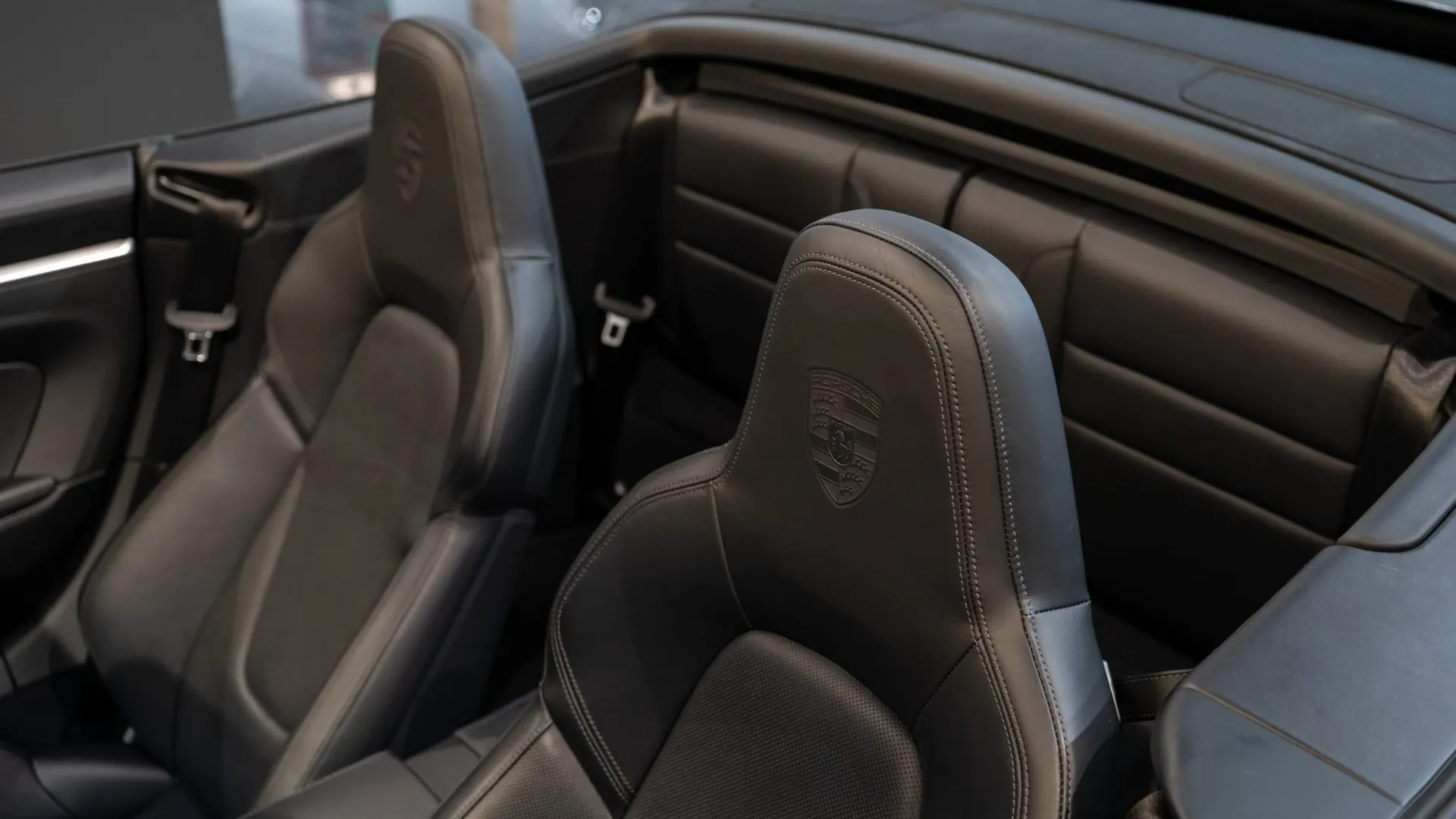 Porsche 911 — photo 18