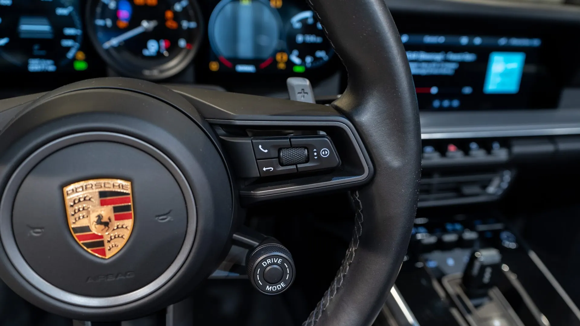 Porsche 911 — photo 23
