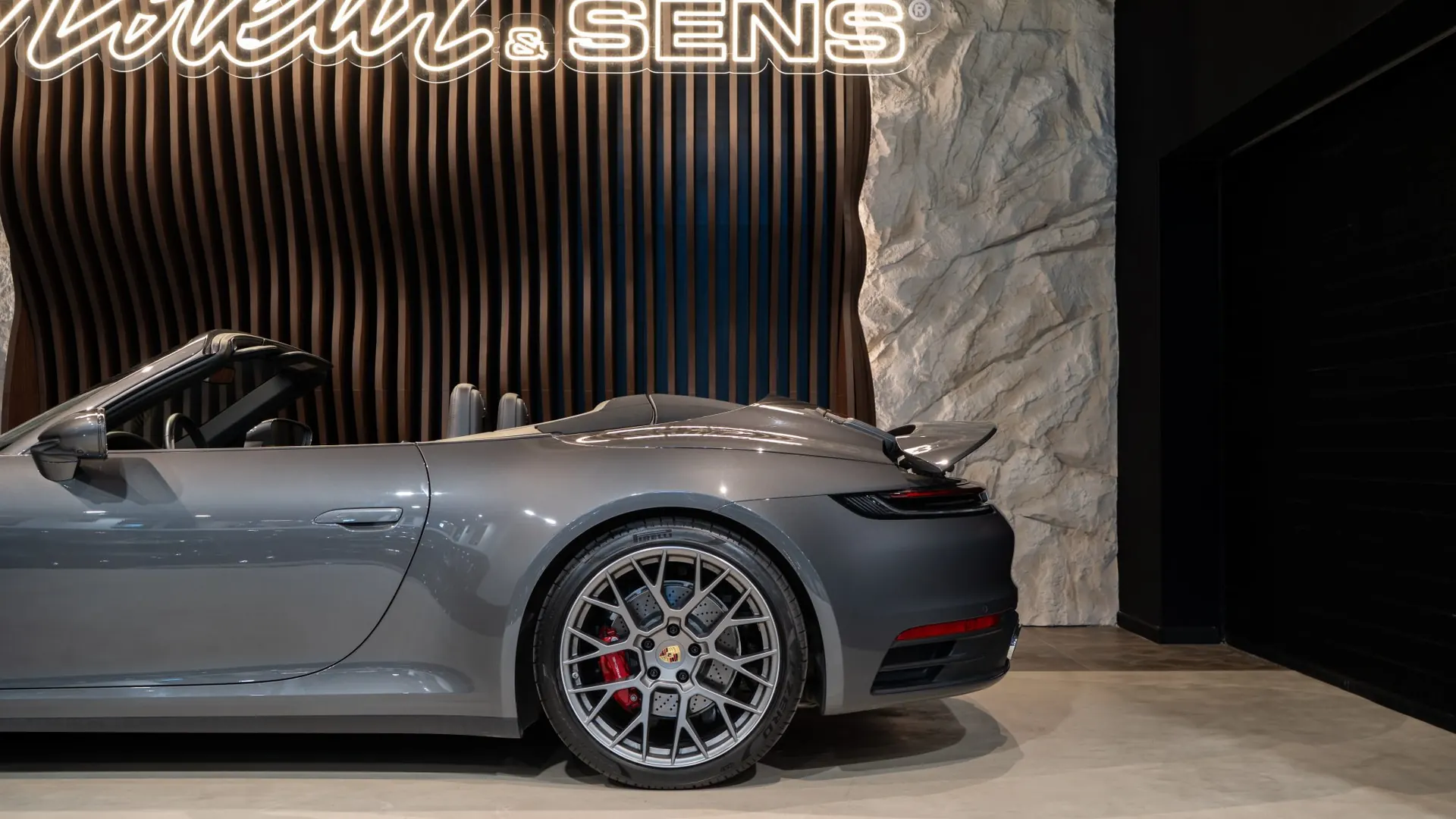 Porsche 911 — photo 39