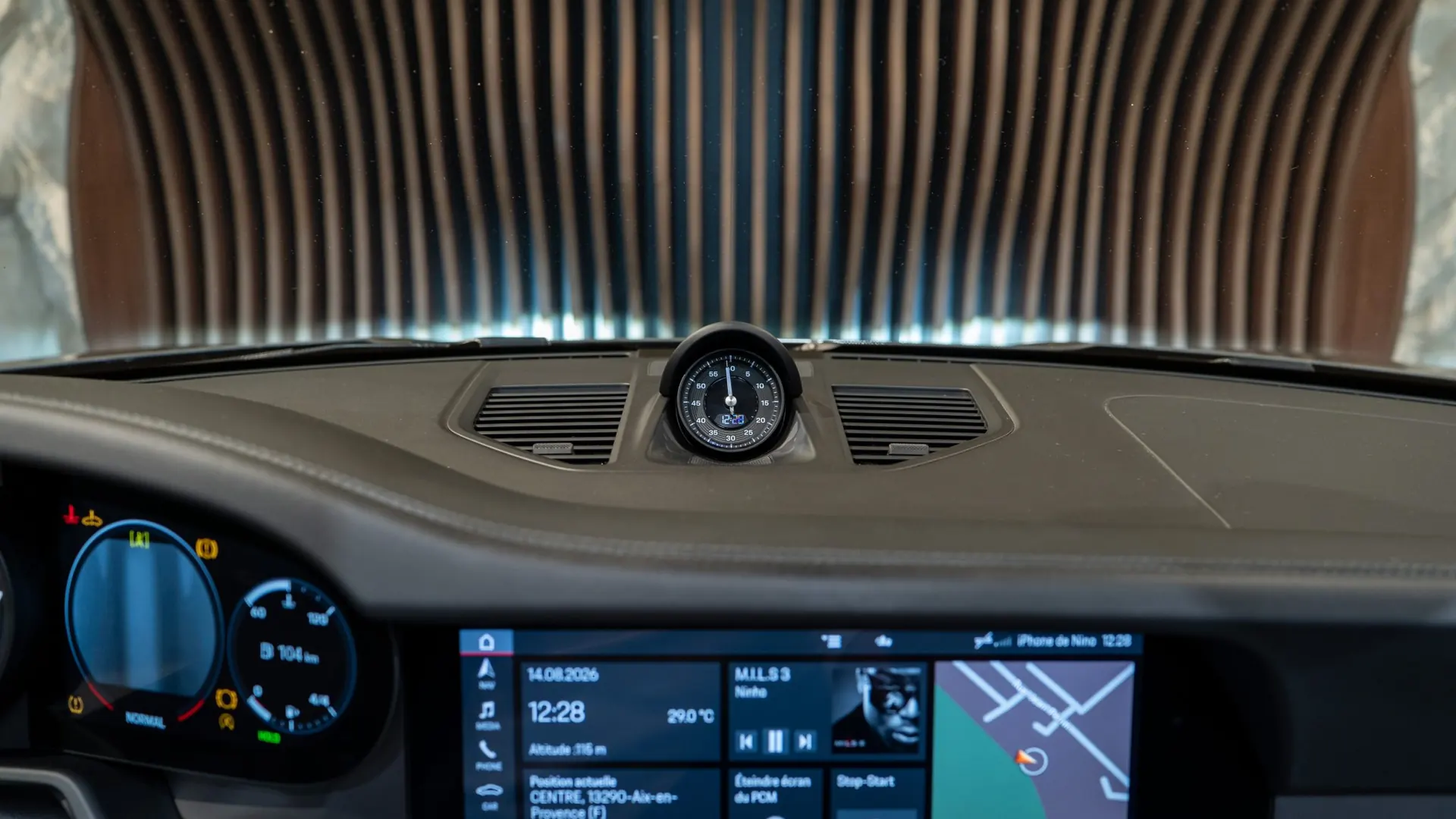 Porsche 911 — photo 26
