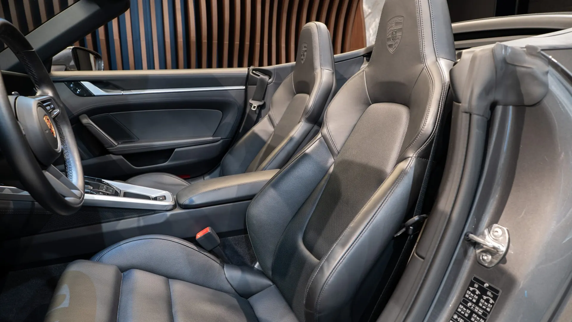 Porsche 911 — photo 7