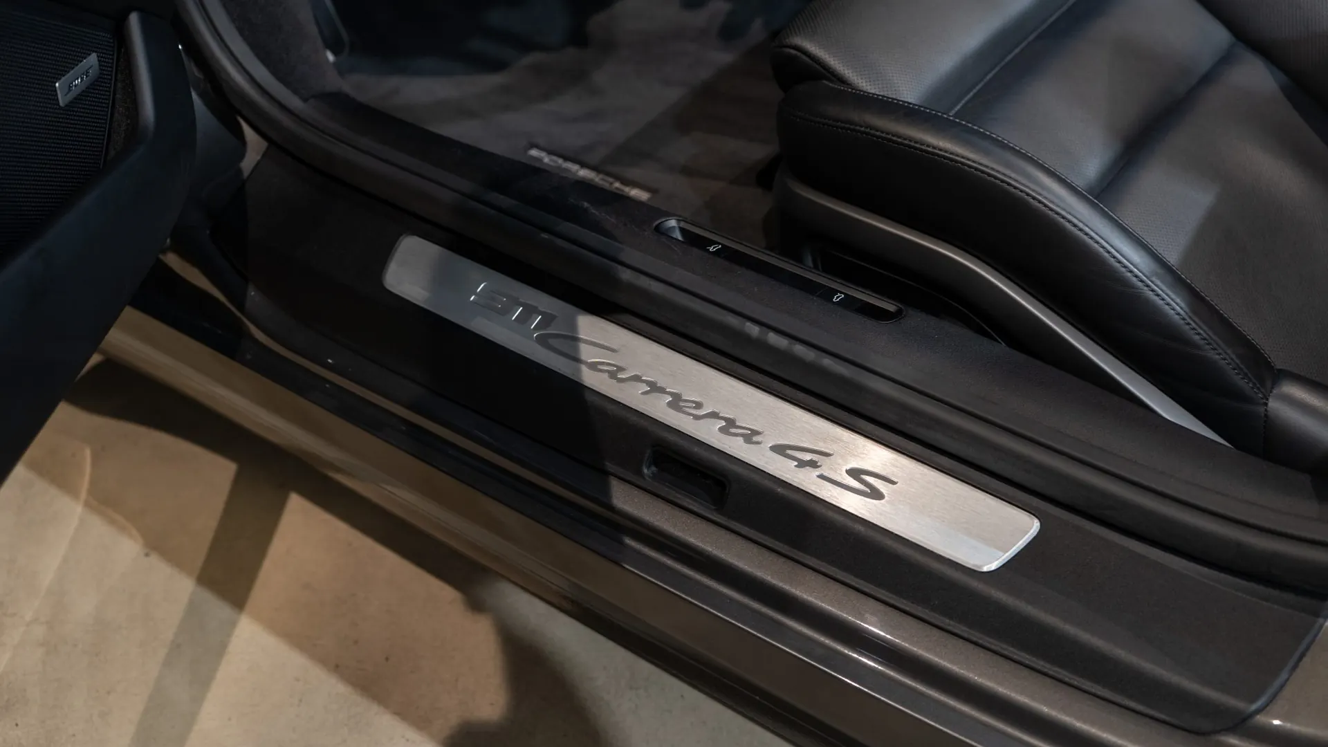 Porsche 911 — photo 16