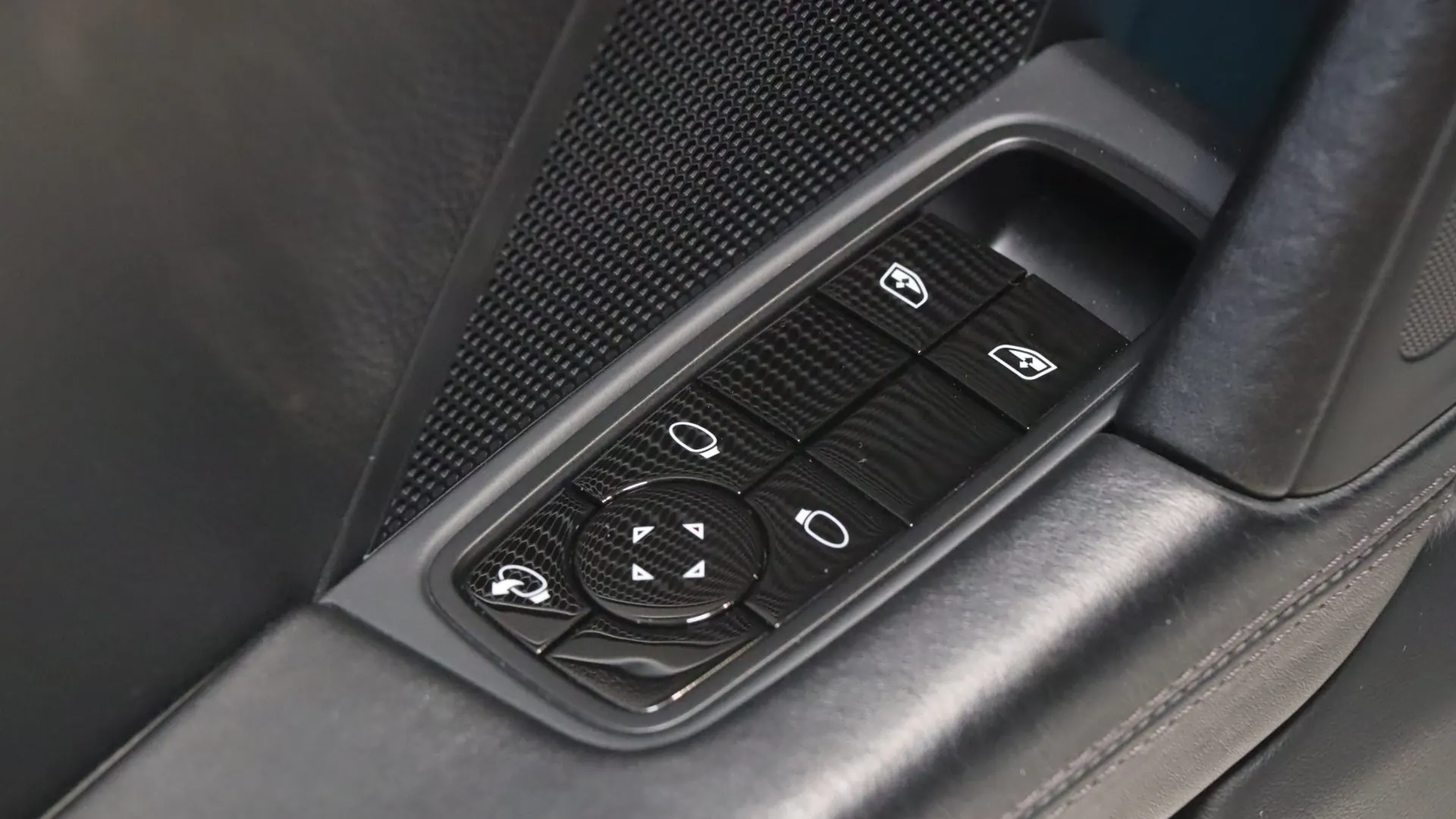 Porsche 911 — photo 12